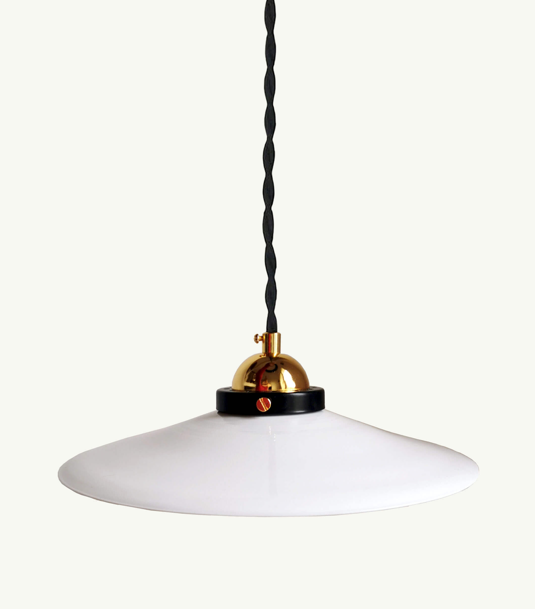 Opaline suspension