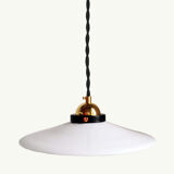Suspension opaline