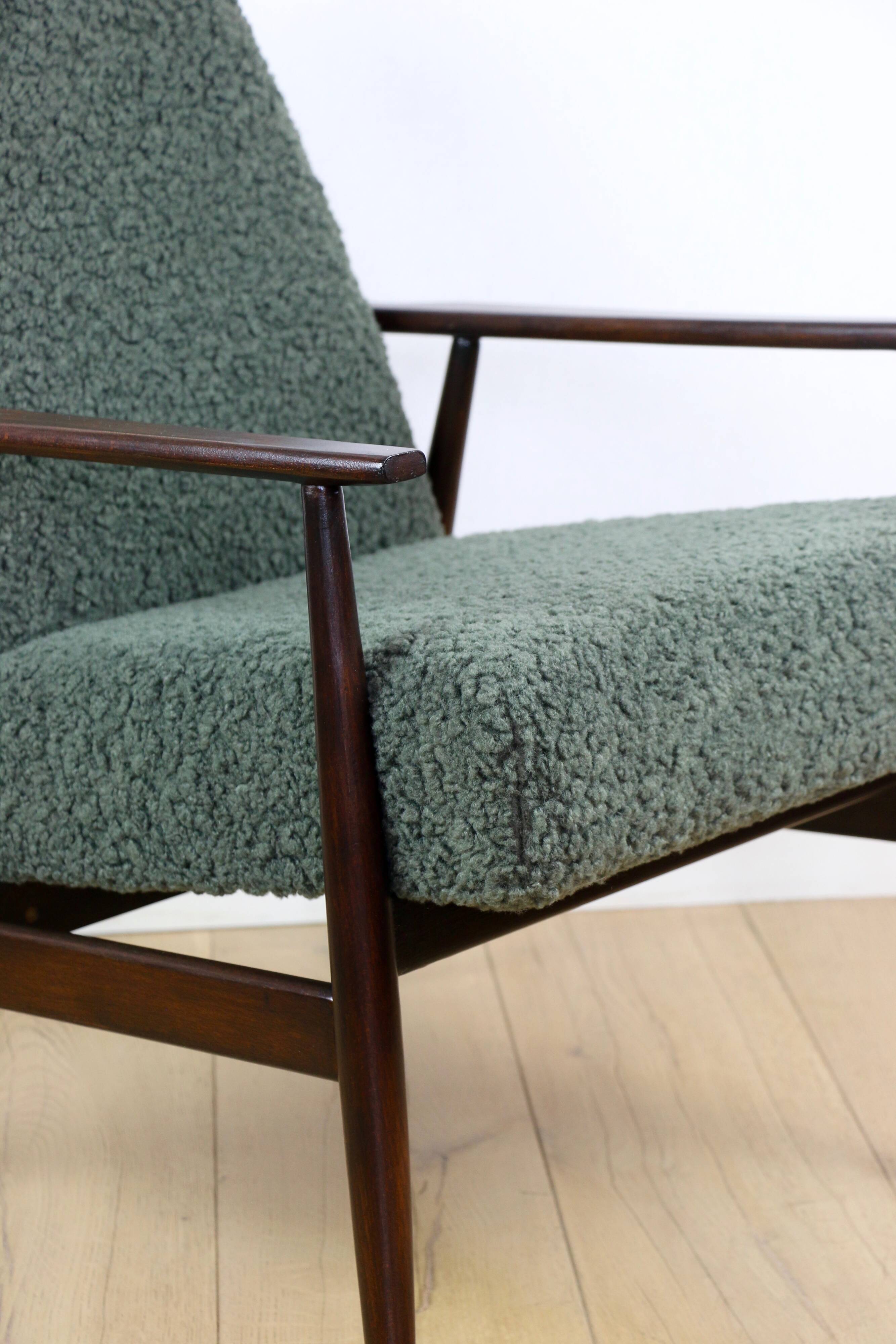 Fauteuil 'Lis', design en bouclés verts des années 1970 par Henryk Lis - 2 pièces disponibles