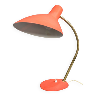 Jean Boris LACROIX (1902-1984), Lampe de bureau en tôle Iaquée rouge, diffuseur proﬁlé