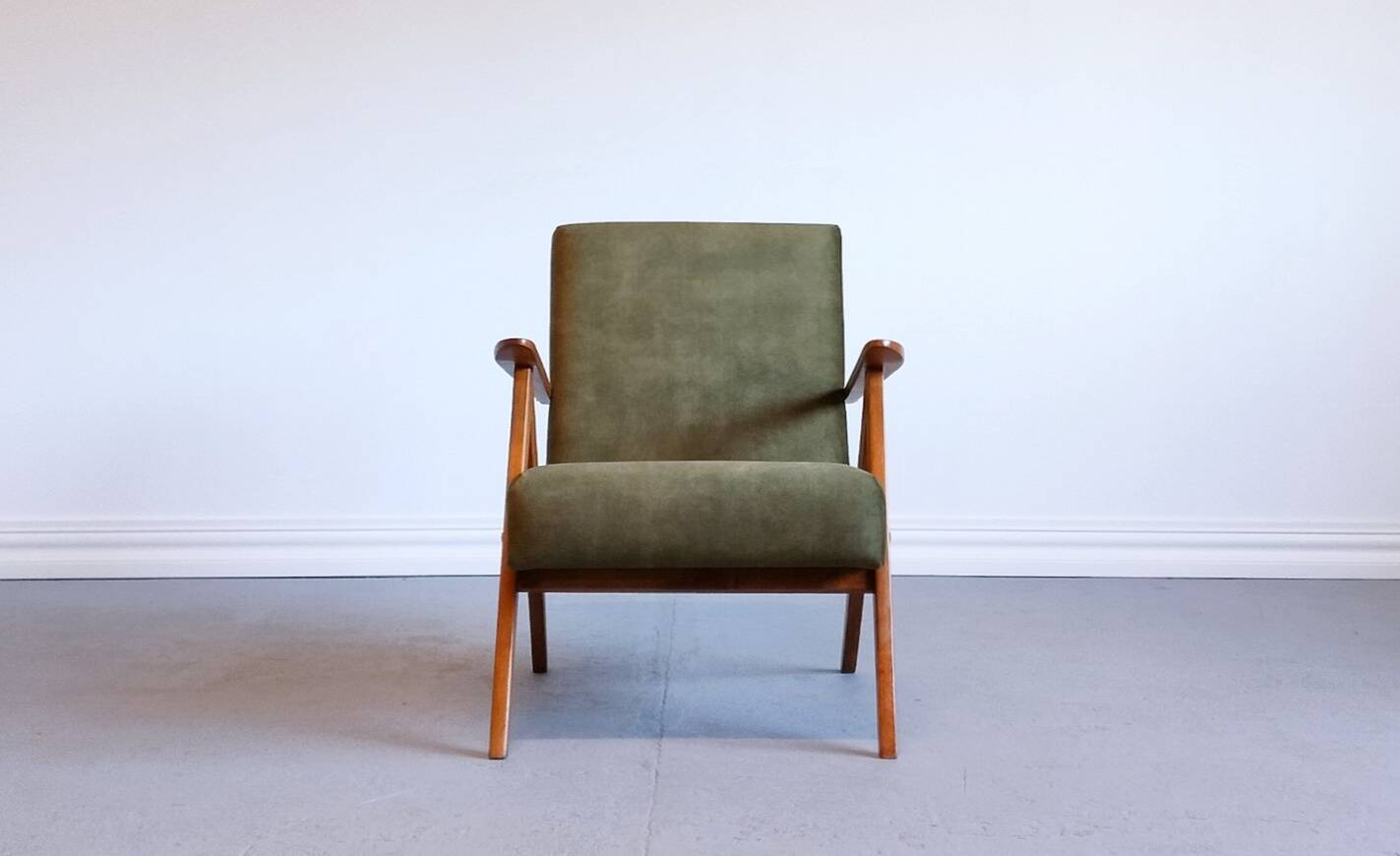 Mid Century Easy Chair Model B - 310 Var in Forest Green Velvet