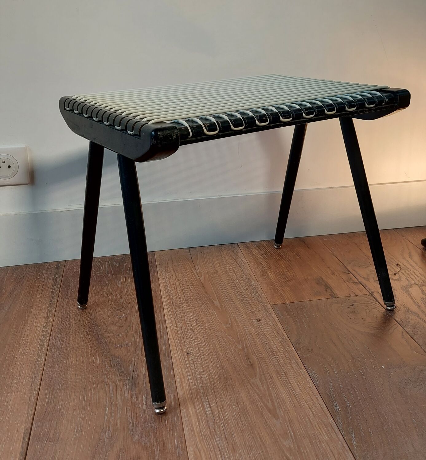 Stool Georges Tigien scoubidou