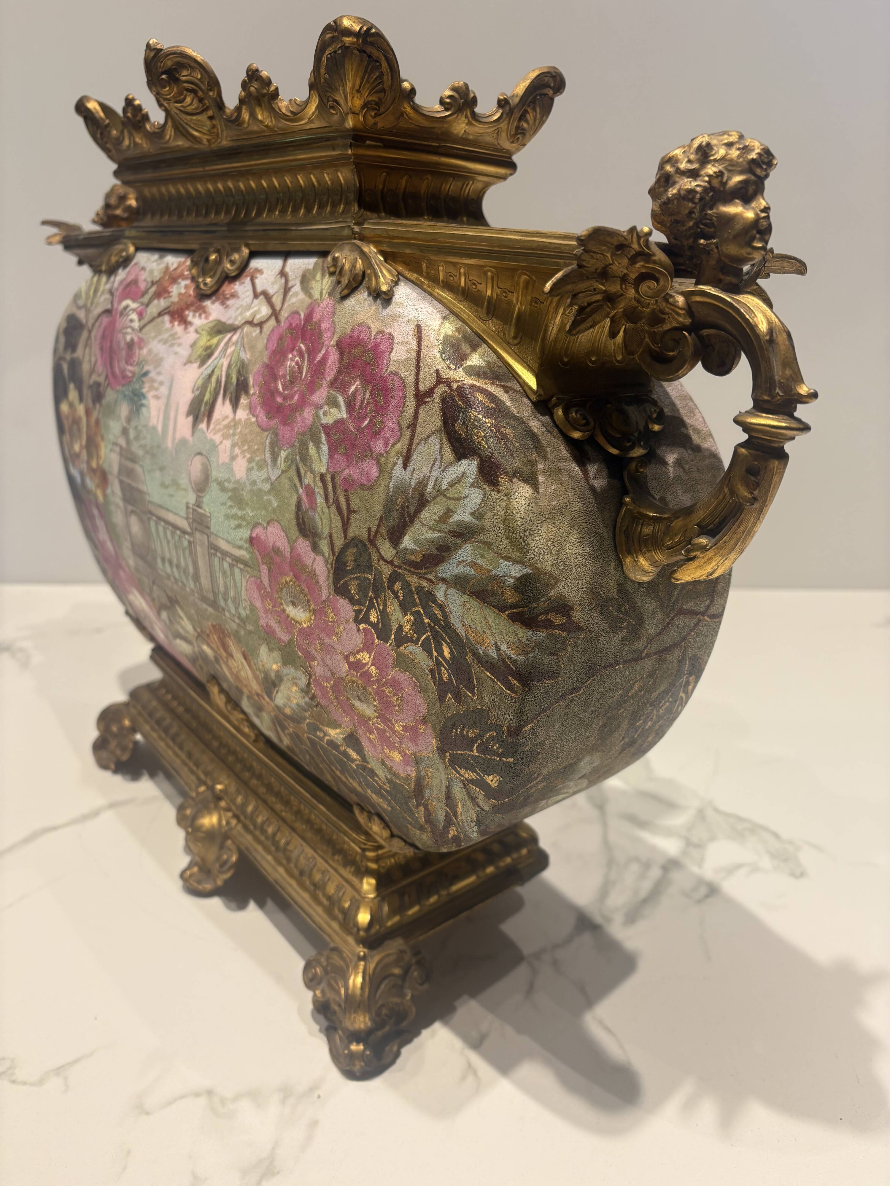 Antique Royal Bonn vase jardinière