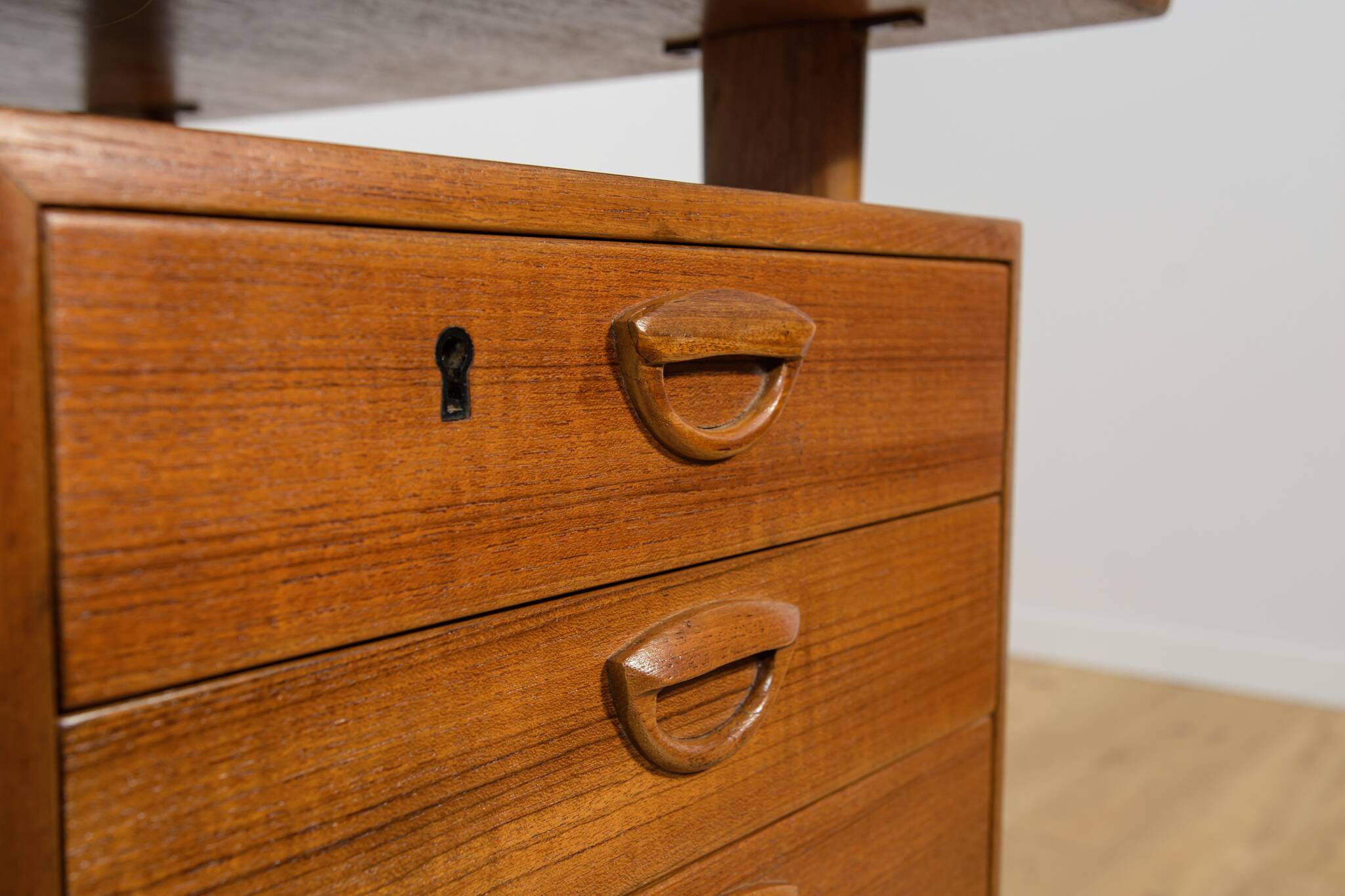 Mid-century freestanding teak desk by Kai Kristiansen for Feldballes Møbelfabrik, 1960s