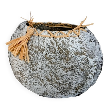 Vase sculptural effet pierre. Wabi-sabi. Bohème