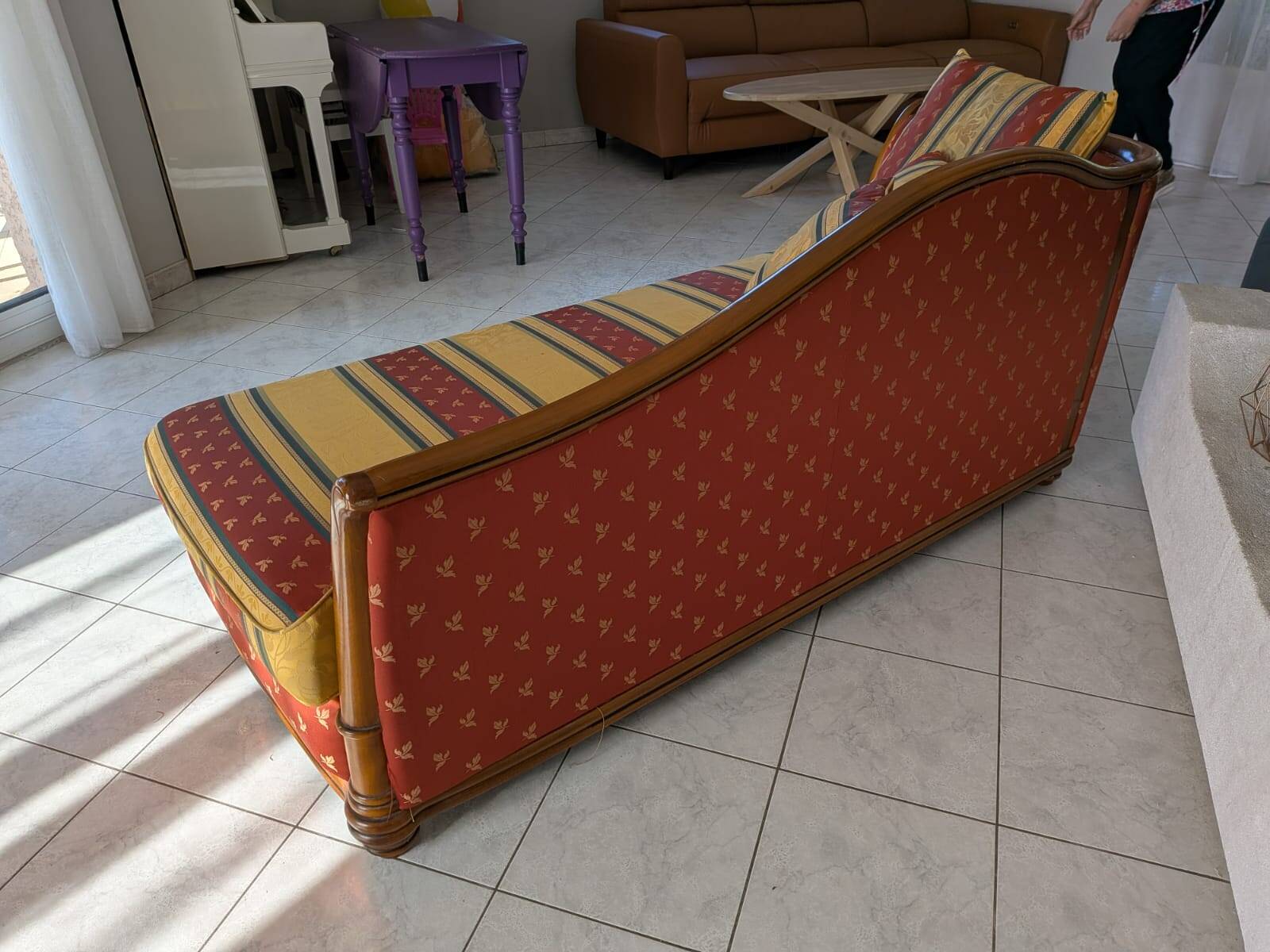 Vintage 3-seater chaise longue – varnished wood – jacquard fabric