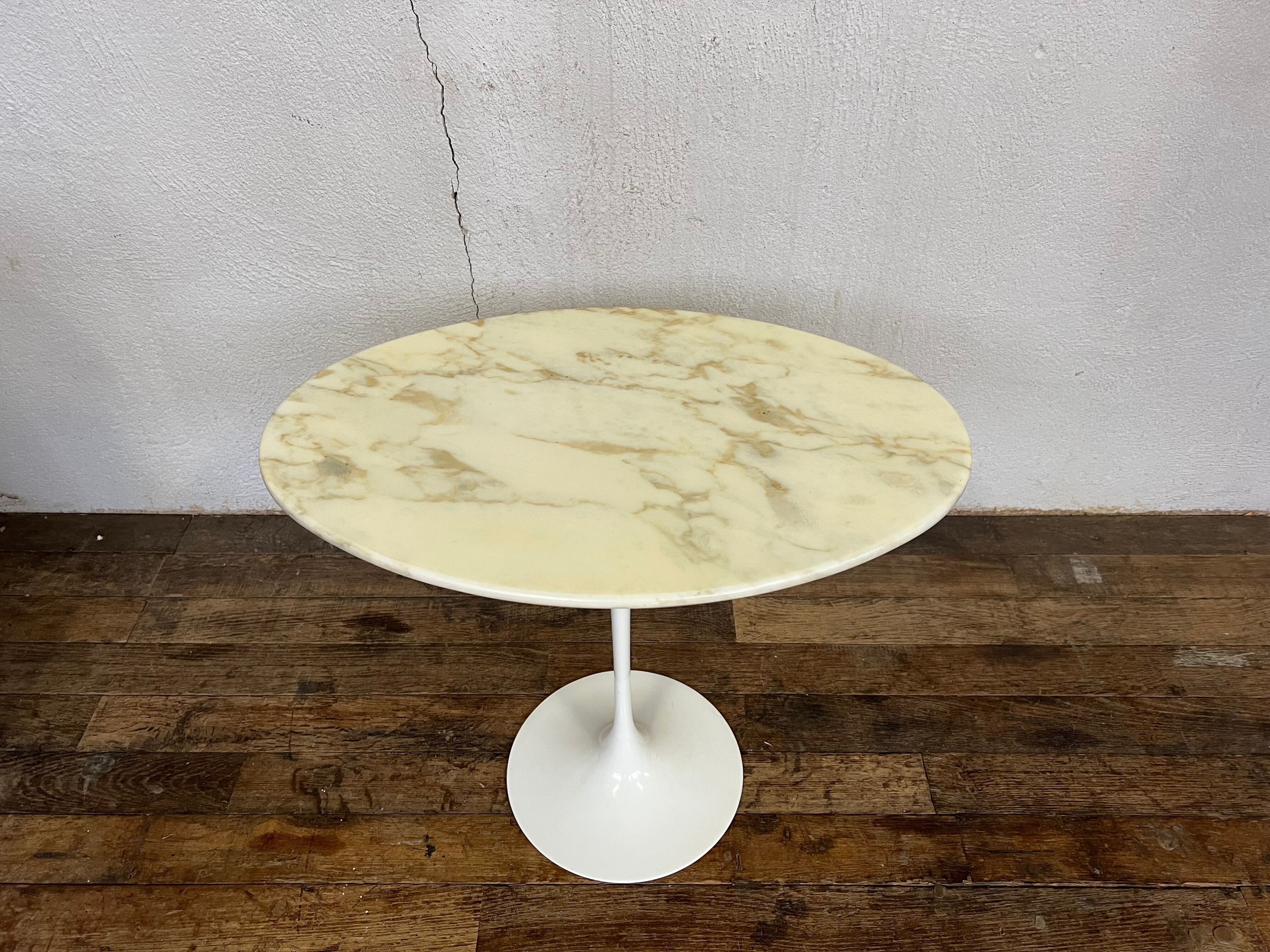 Oval pedestal table Eero Saarinene design Knoll international 1970 original marble