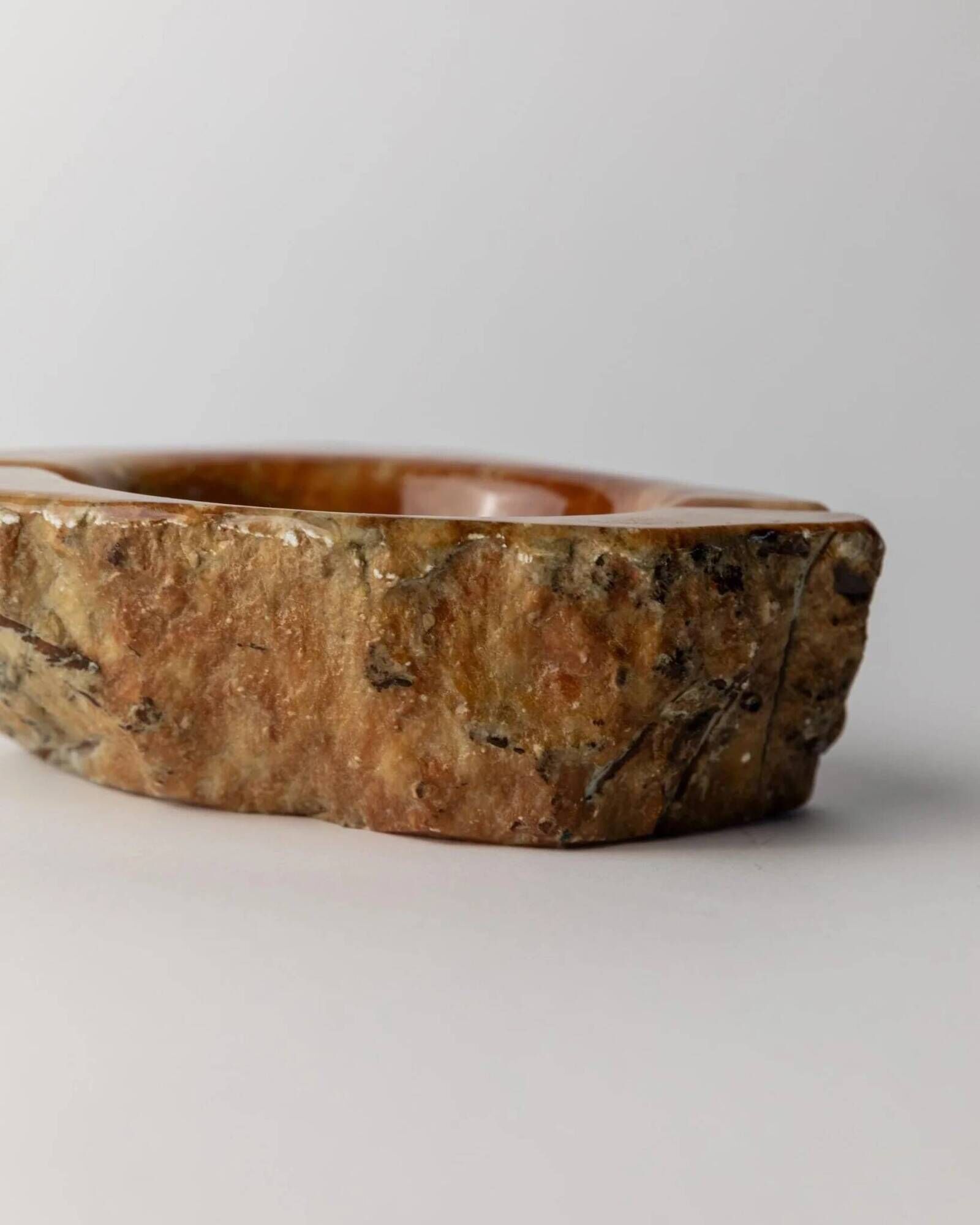 Large vintage ashtray in alabaster - handmade in stone - Italy 1960s - table decoration, unique gift idea, smoking accessories