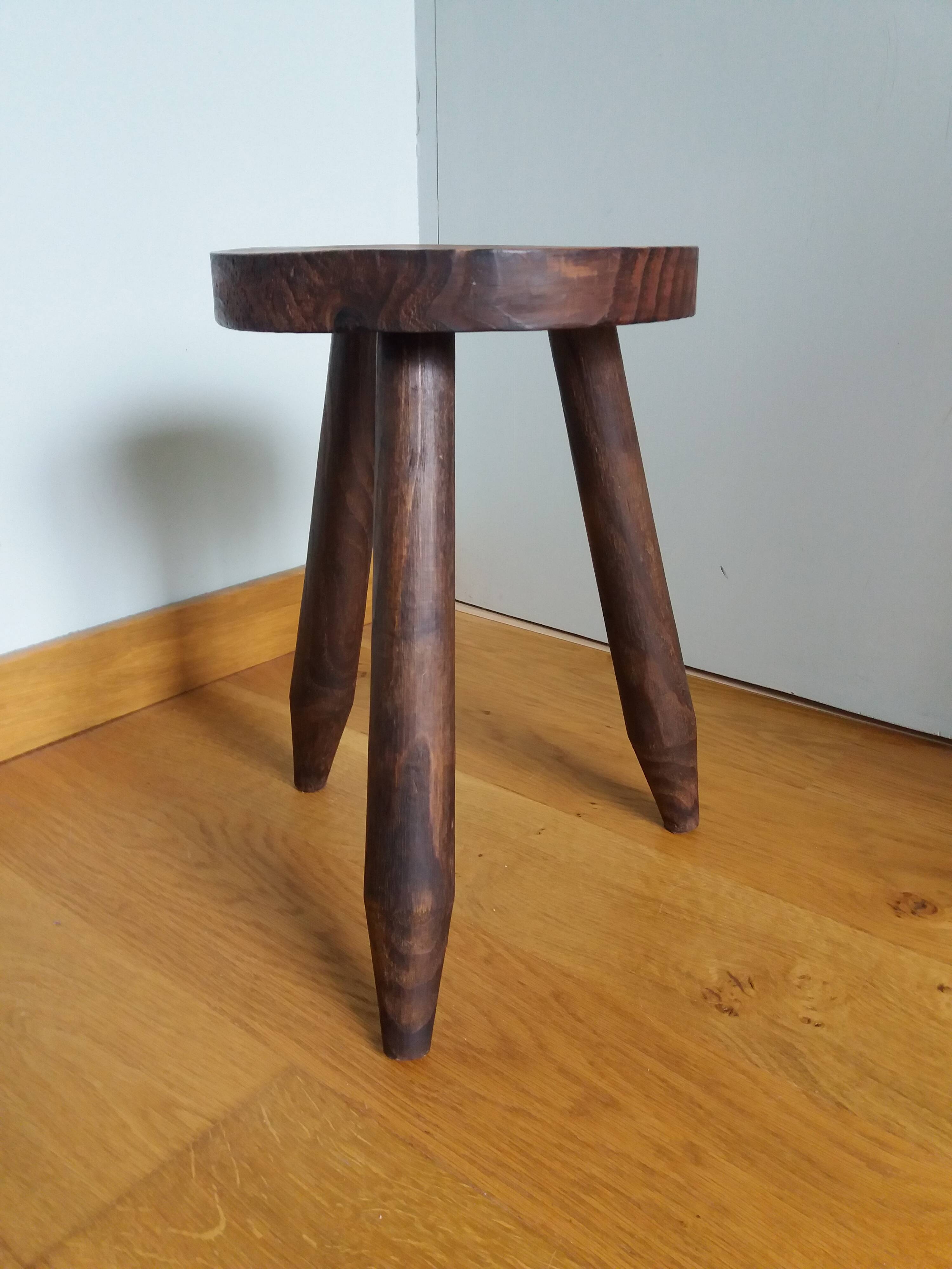 Tripod pencil leg stool
