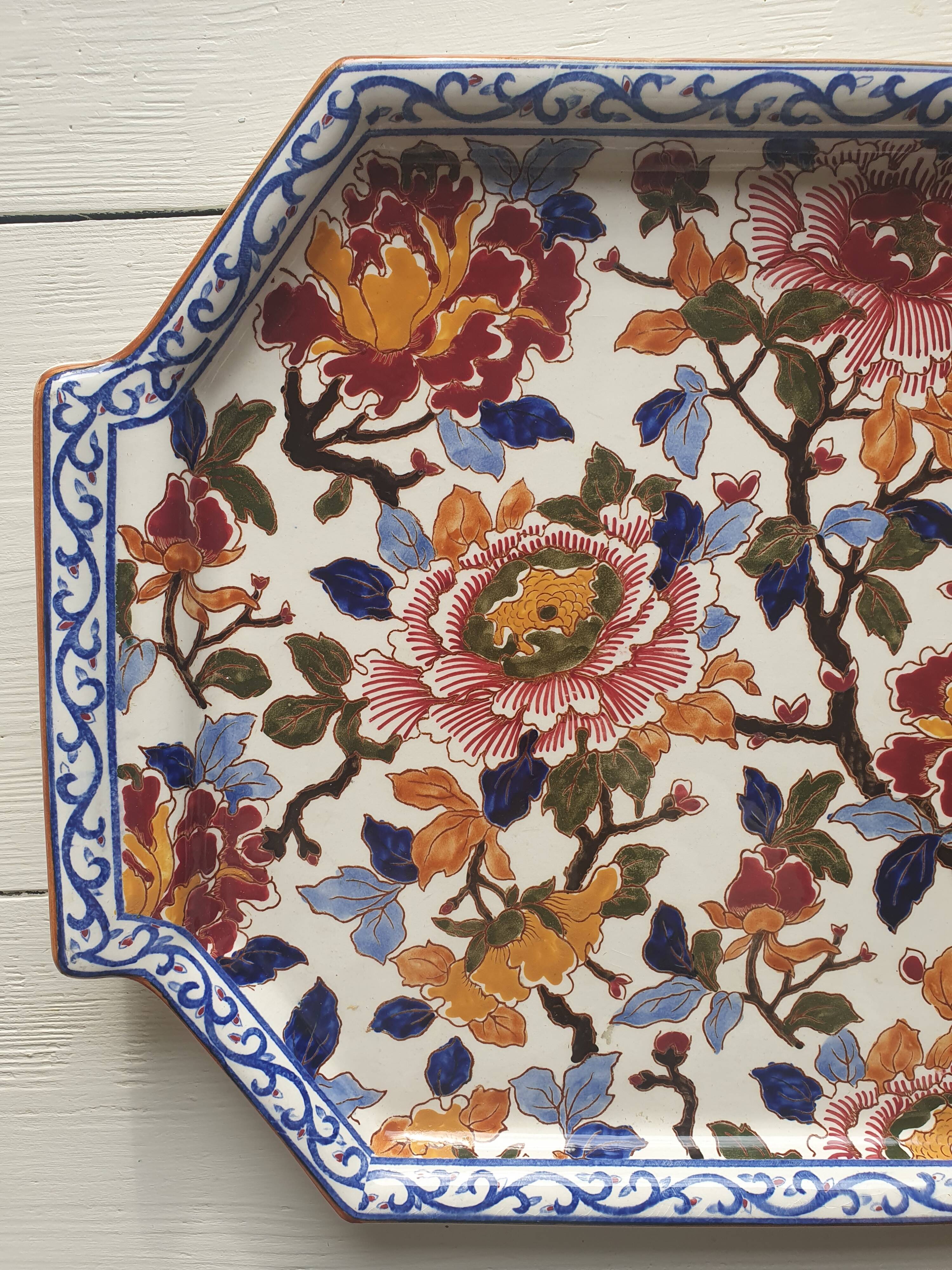 Top dish in earthenware of Gien decoration Peony