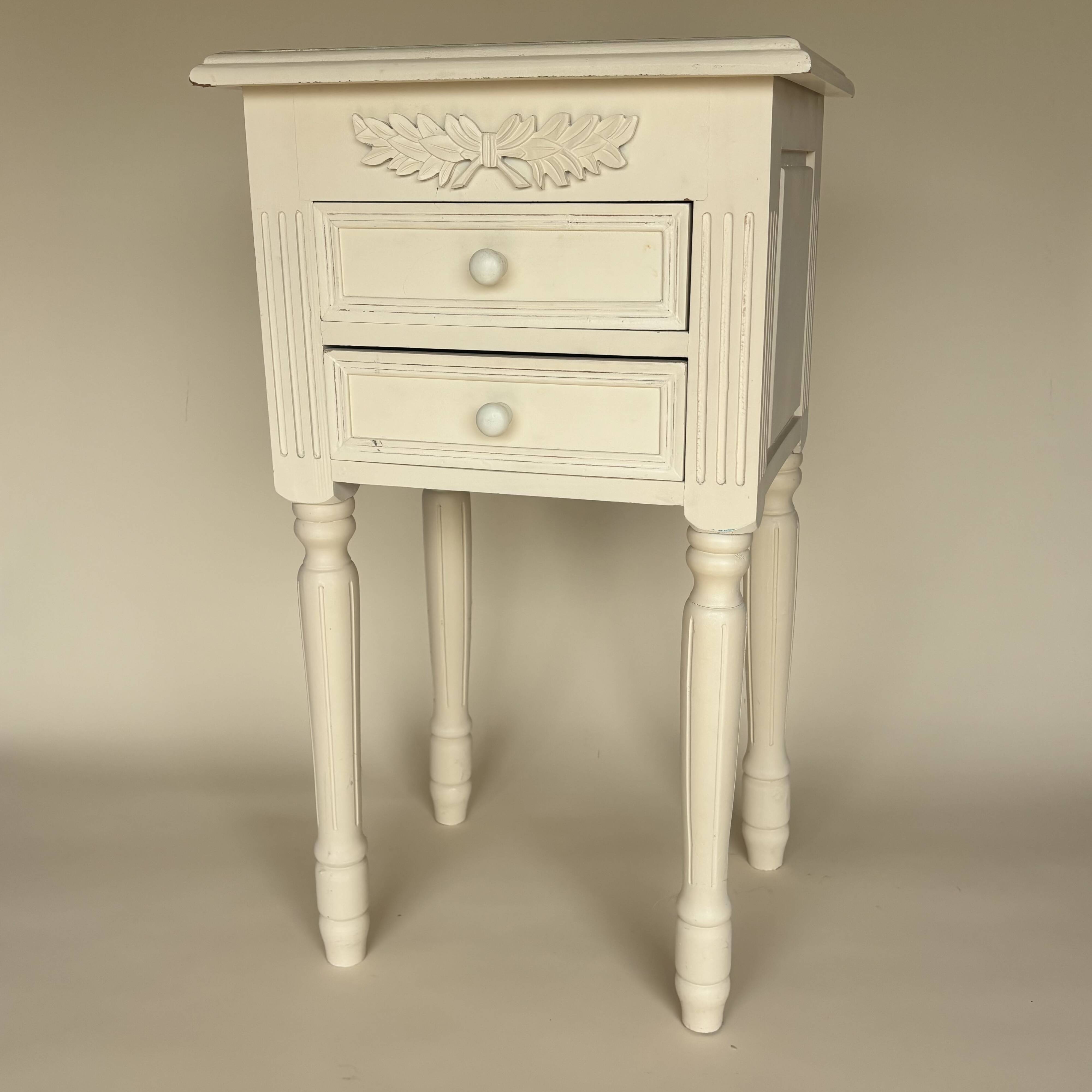 Mini dressing table