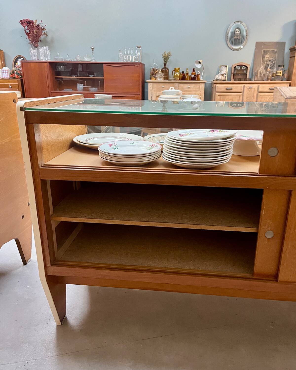 1950s Siegel Paris display counter (renovated)