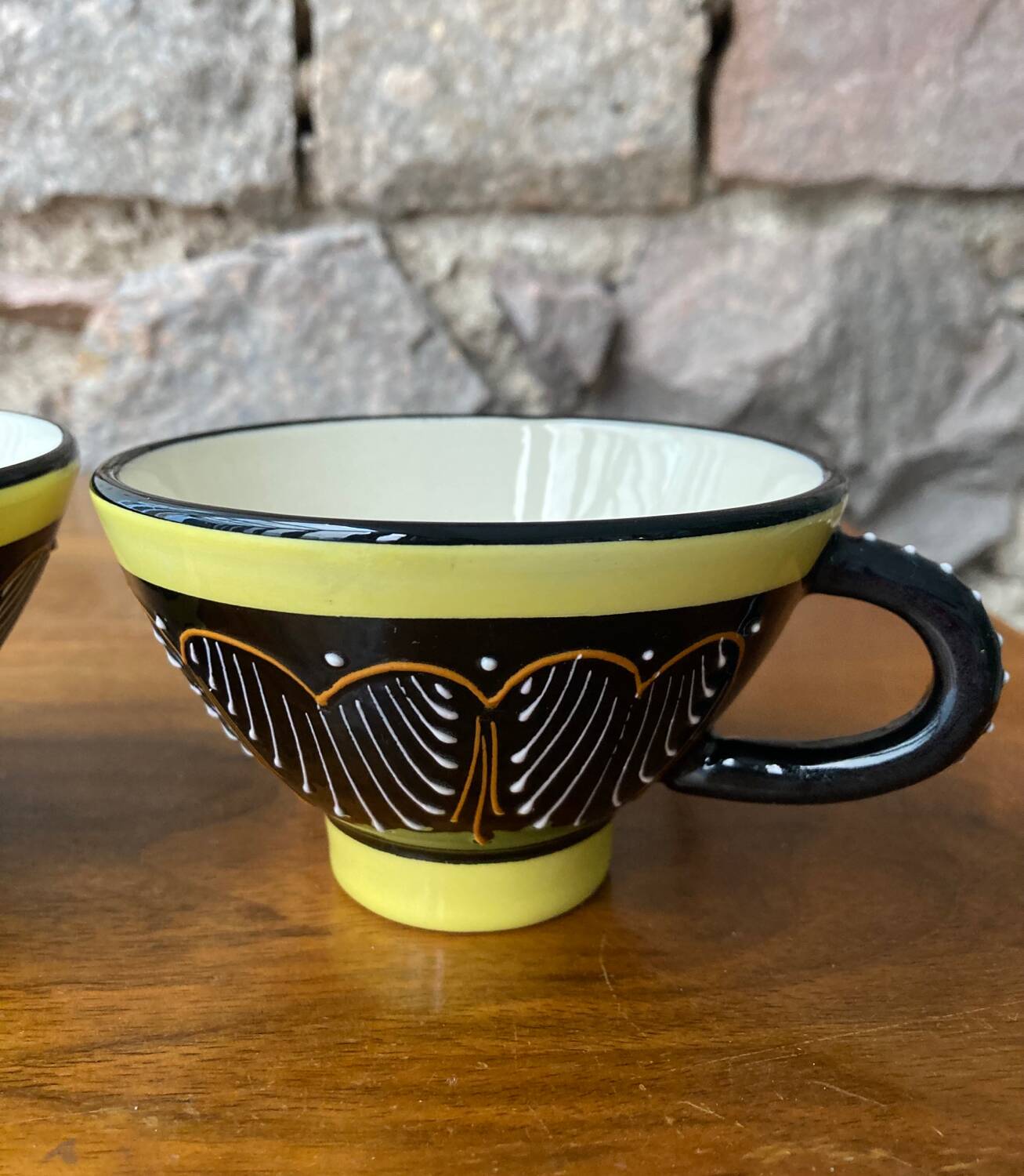 Paire de tasses Henriot Quimper