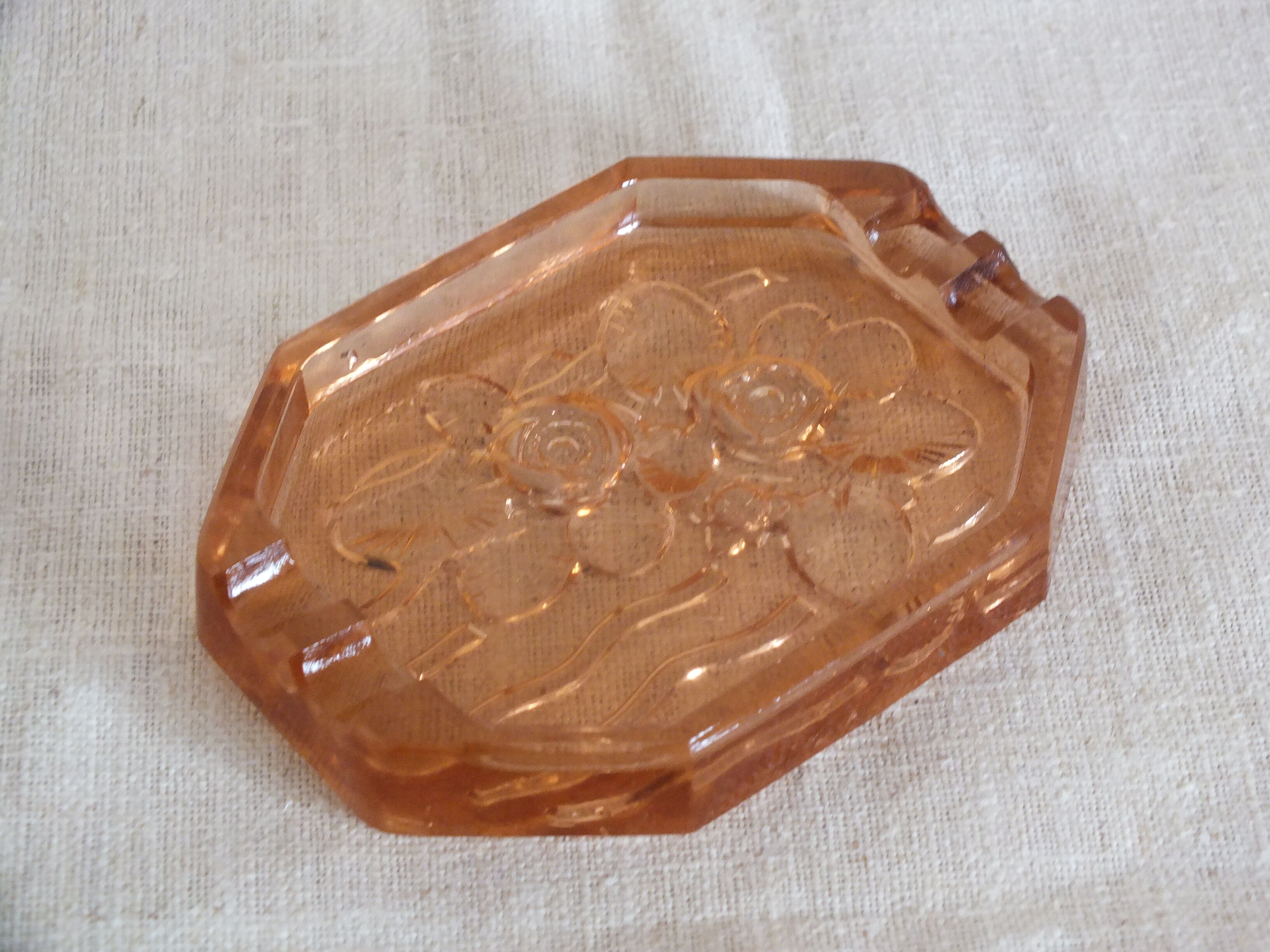 Art Deco style pressed molded glass ashtray, rose décor