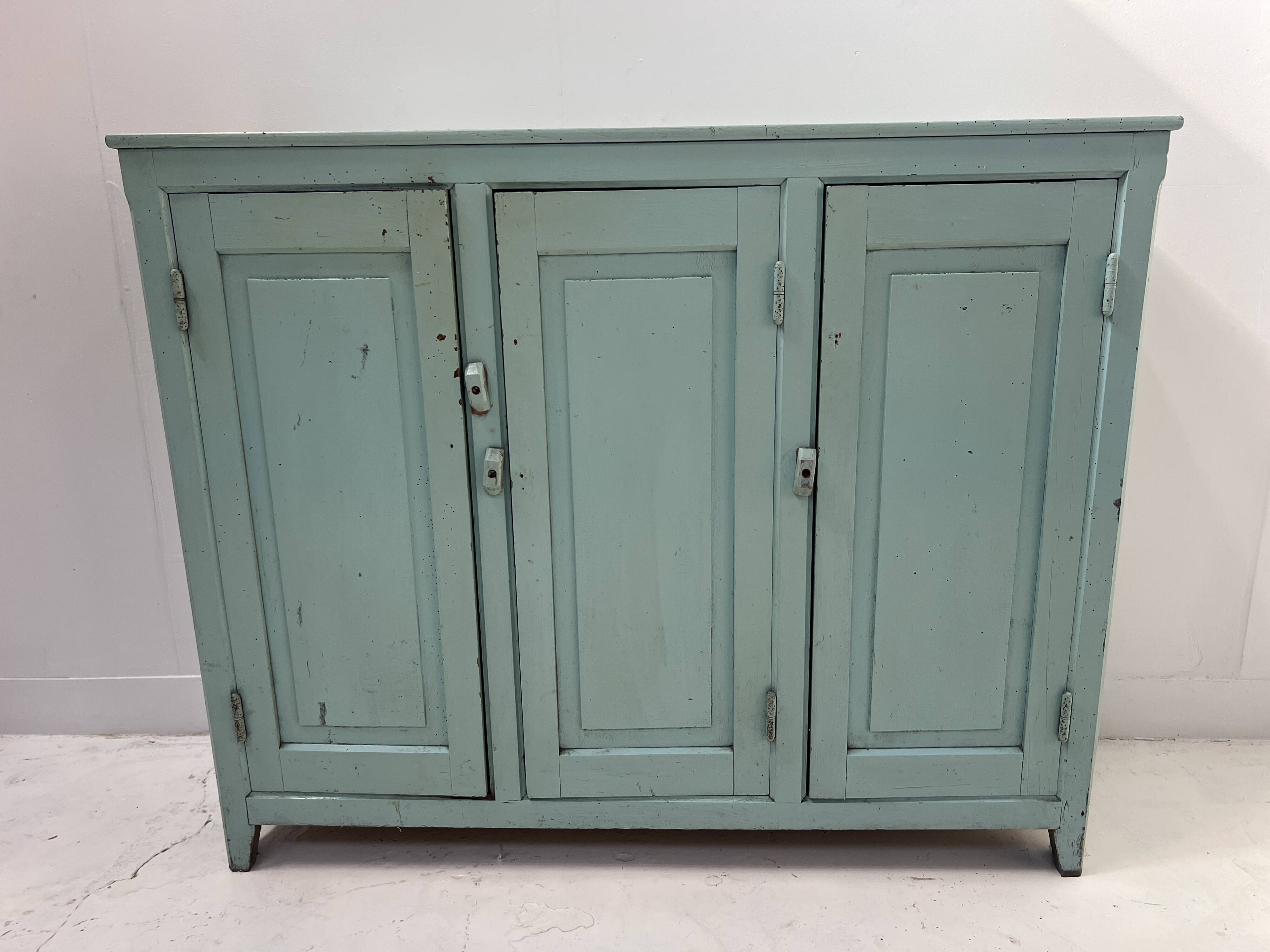 Parisian buffet with three doors in patinated beech, 20th century.