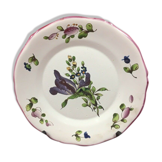 Assiette vieillotte en faience de l'est