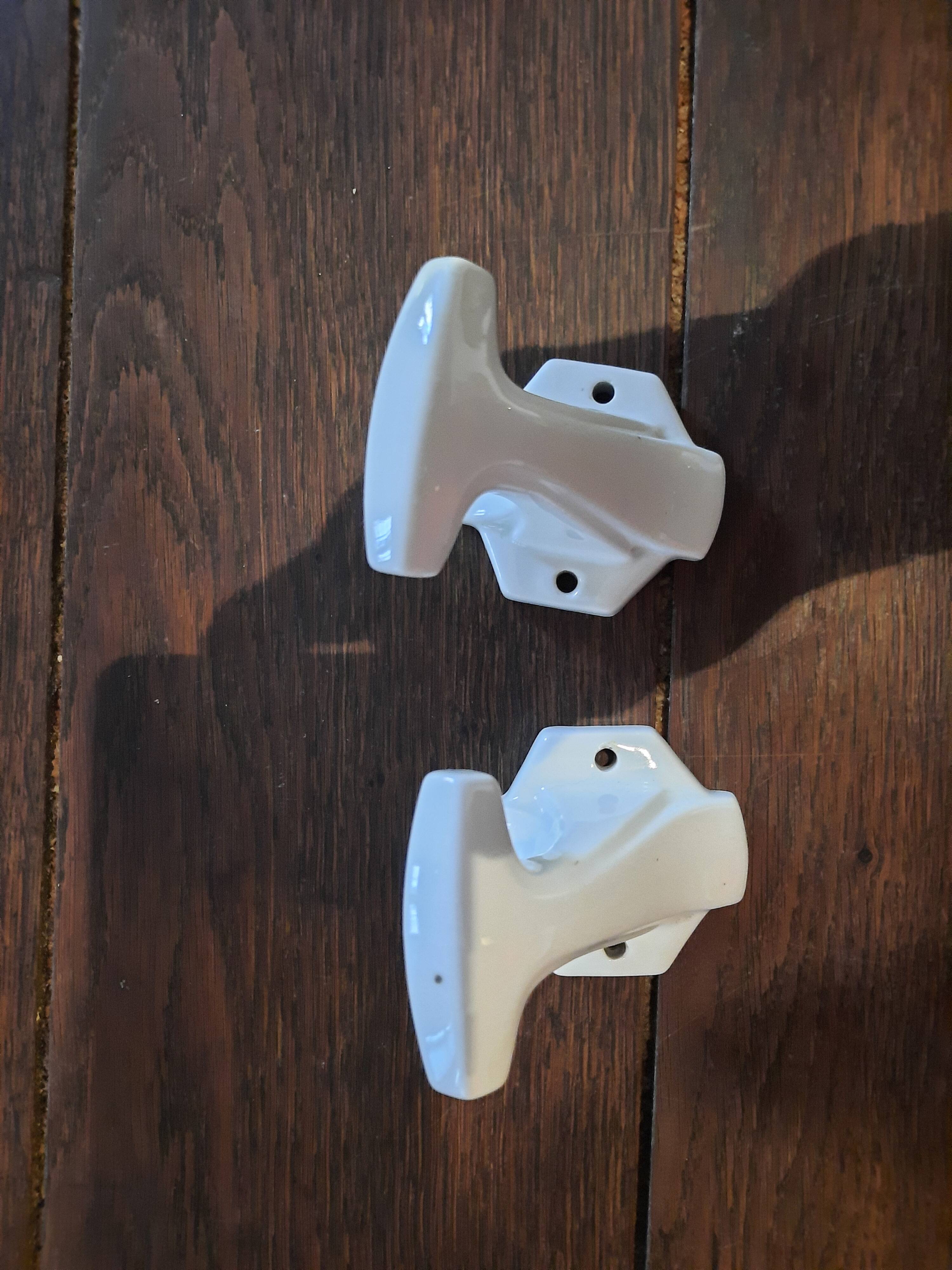 Pair of porcelain paters