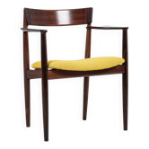Midcentury Danish chair with armrests in rosewood by Henry Rosengren Hansen for Brande Møbelindustri