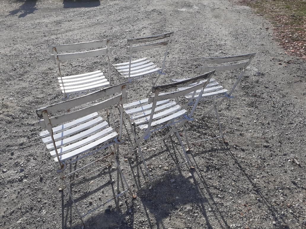 Lot of 5 white folding garden chairs