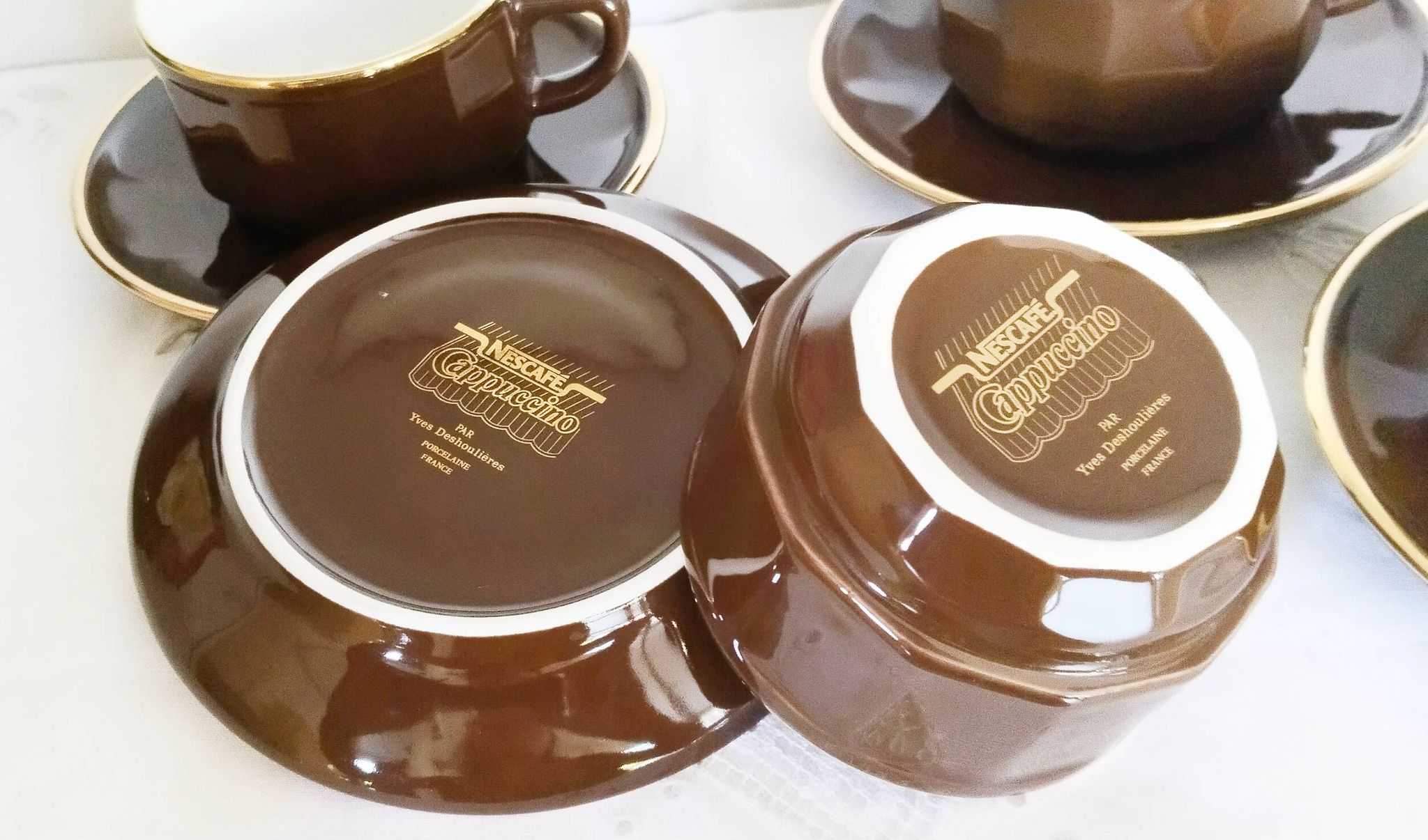 Coffee cups, Cappuccino, Yves Déshoulières, brown and gold, Nescafé