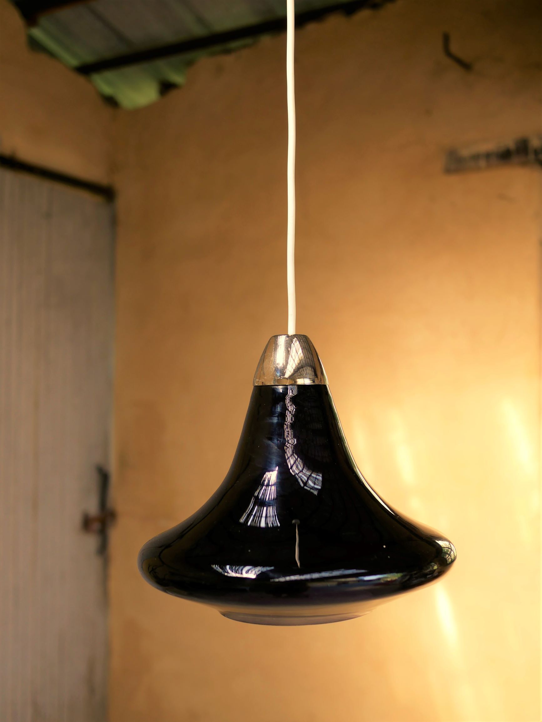 Suspension vintage noire en verre