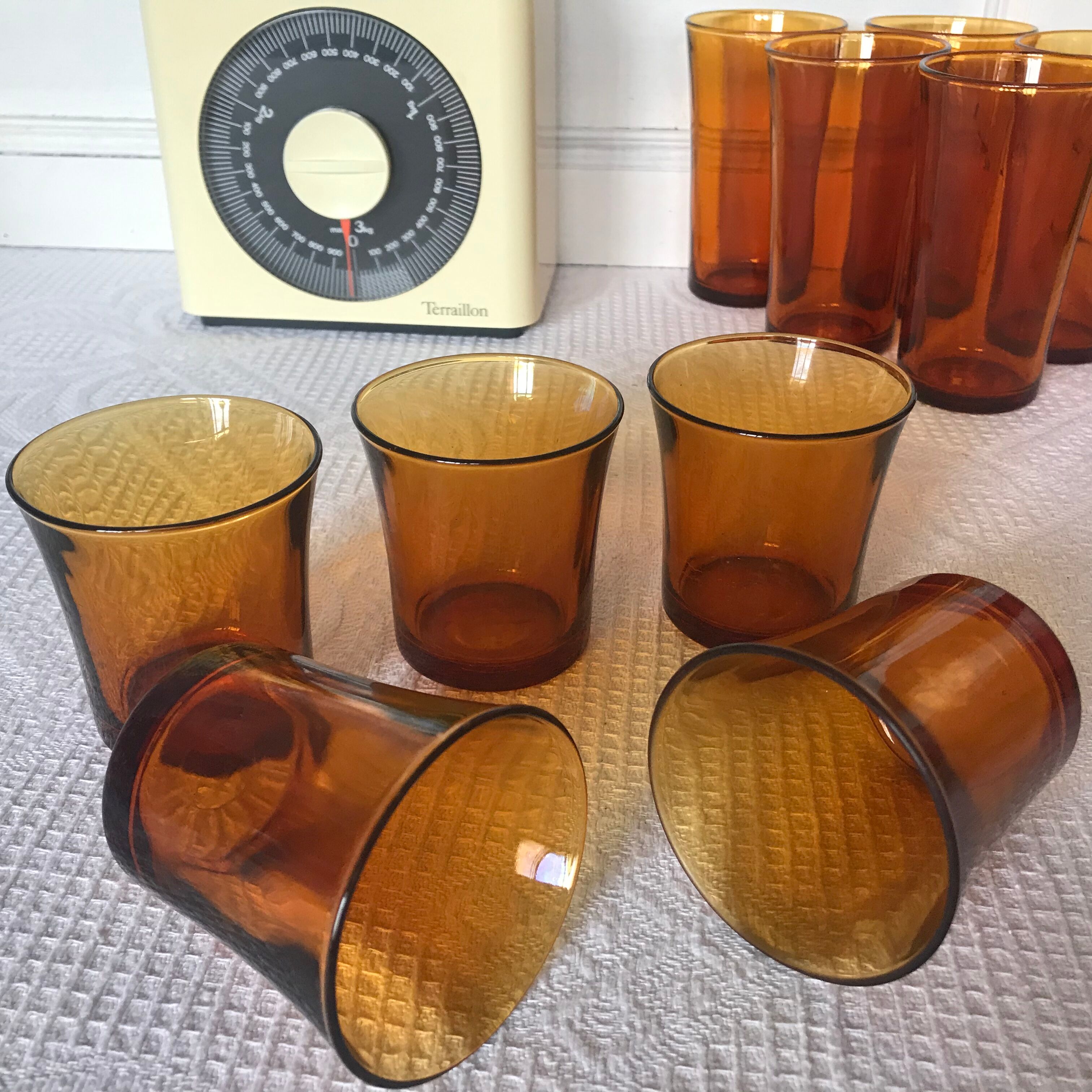 Set of 10 amber Duralex glasses