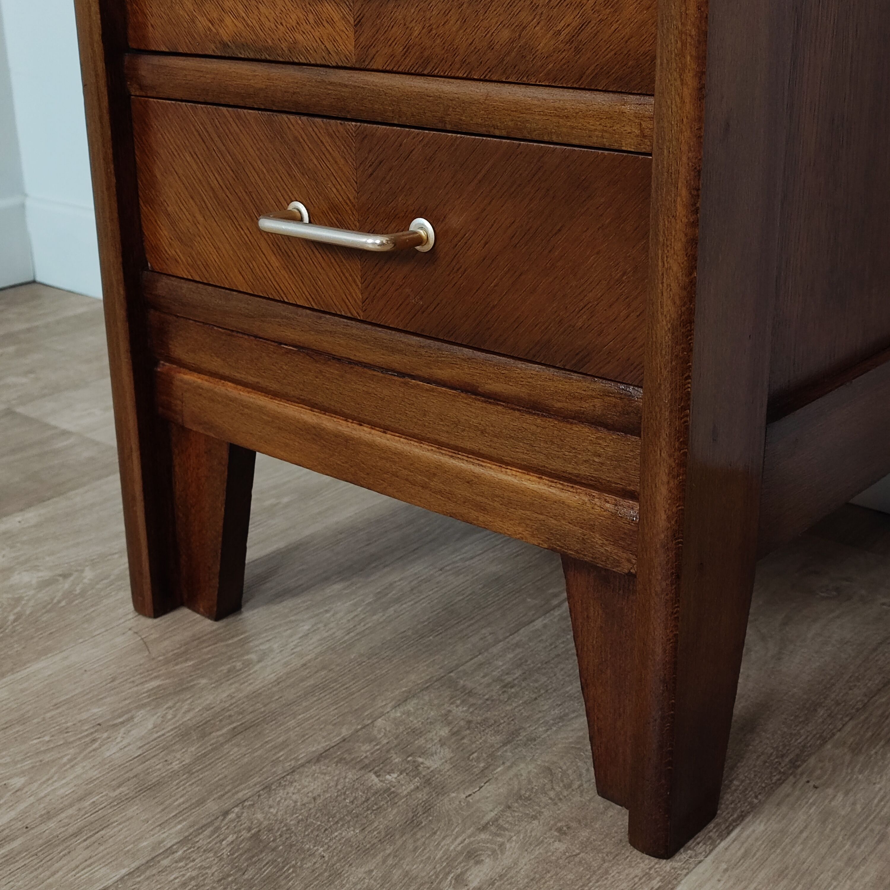 Paire de tables de chevet vintage