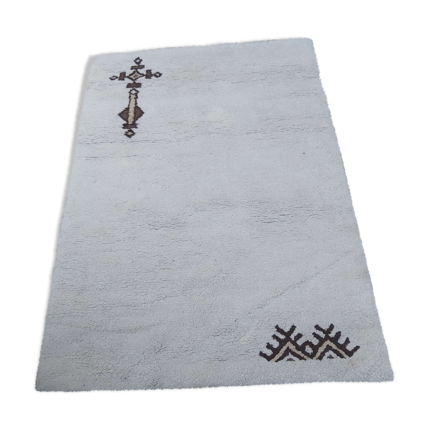 Hand-woven Berber wool rug - 180x124cm