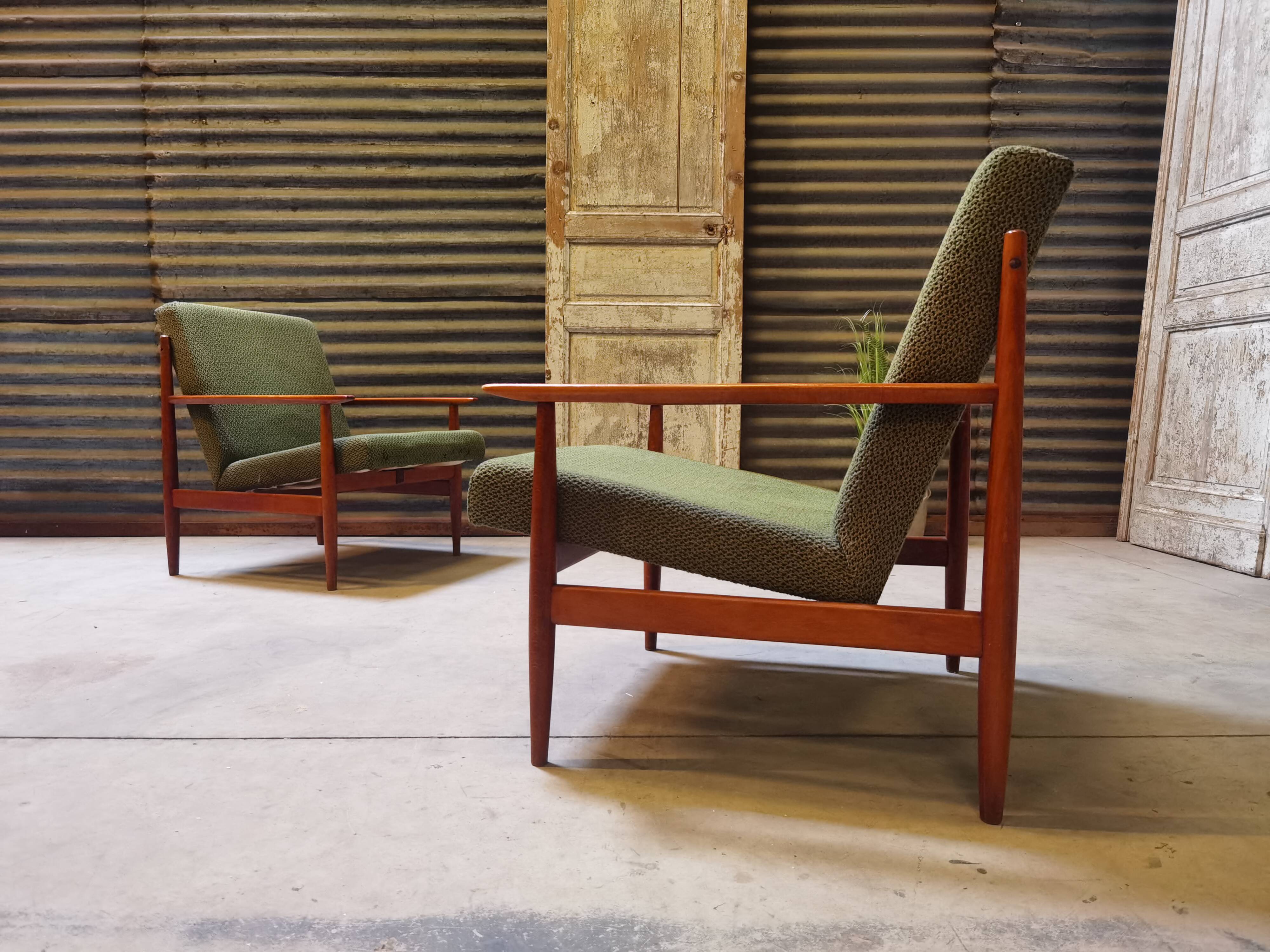 Pair of armchairs by Frantisek Jirak for TON Bystřice (Thonet)