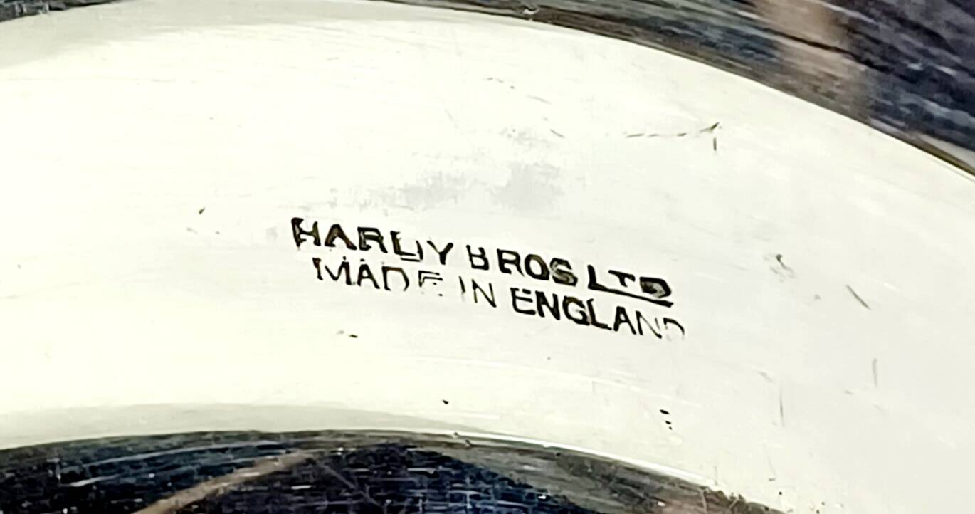 England - Solid silver egg cup