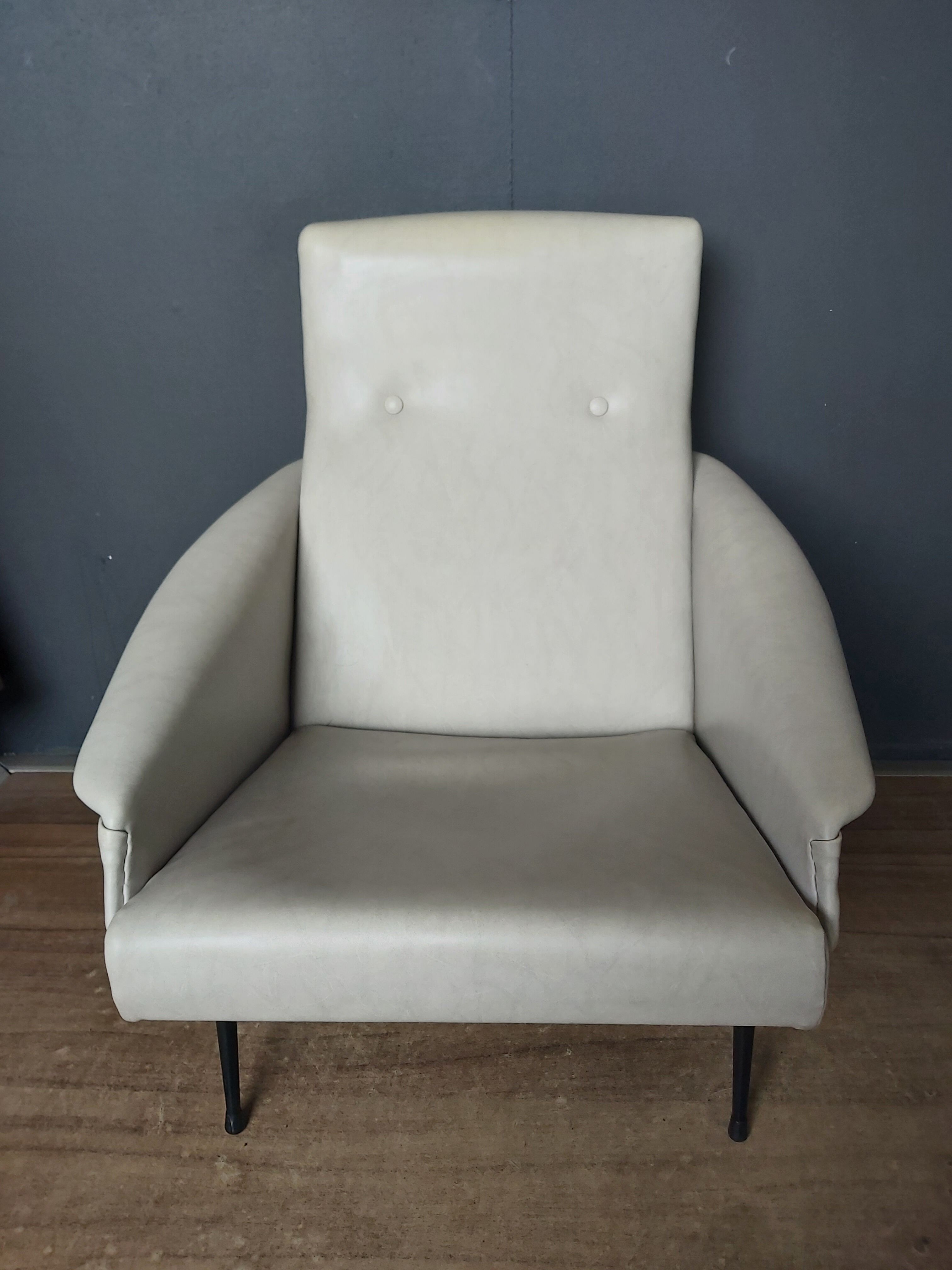 Fauteuil skaï années 50