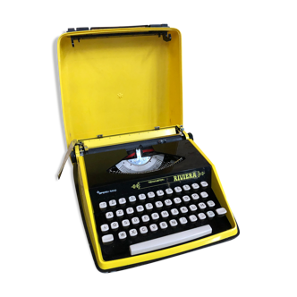 Old writing machine remington riviera sperry rand metal + bakelite yellow