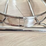 Oval Pyrex gratin dish, silver-plated metal stand.