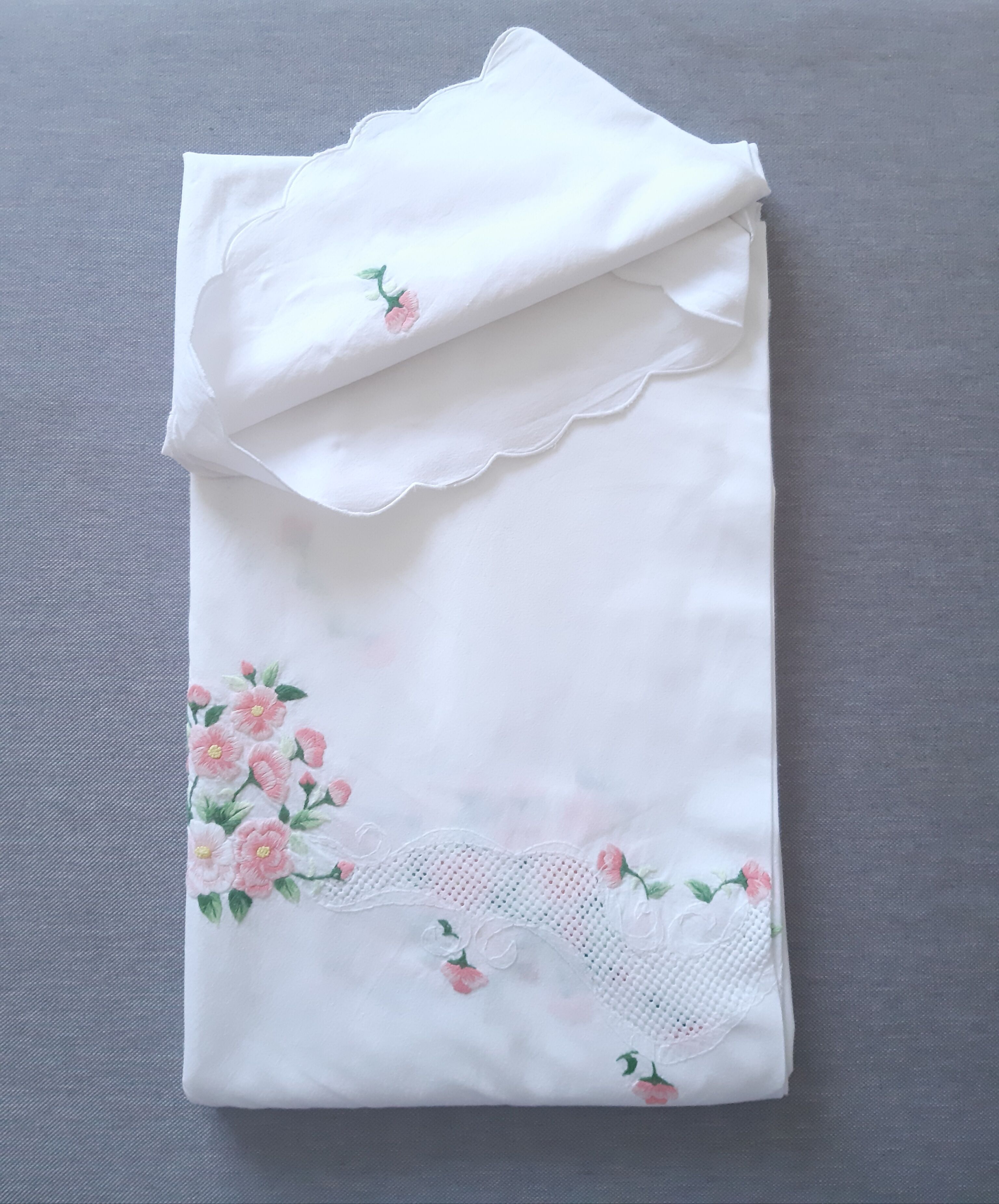 Embroidered round tablecloth