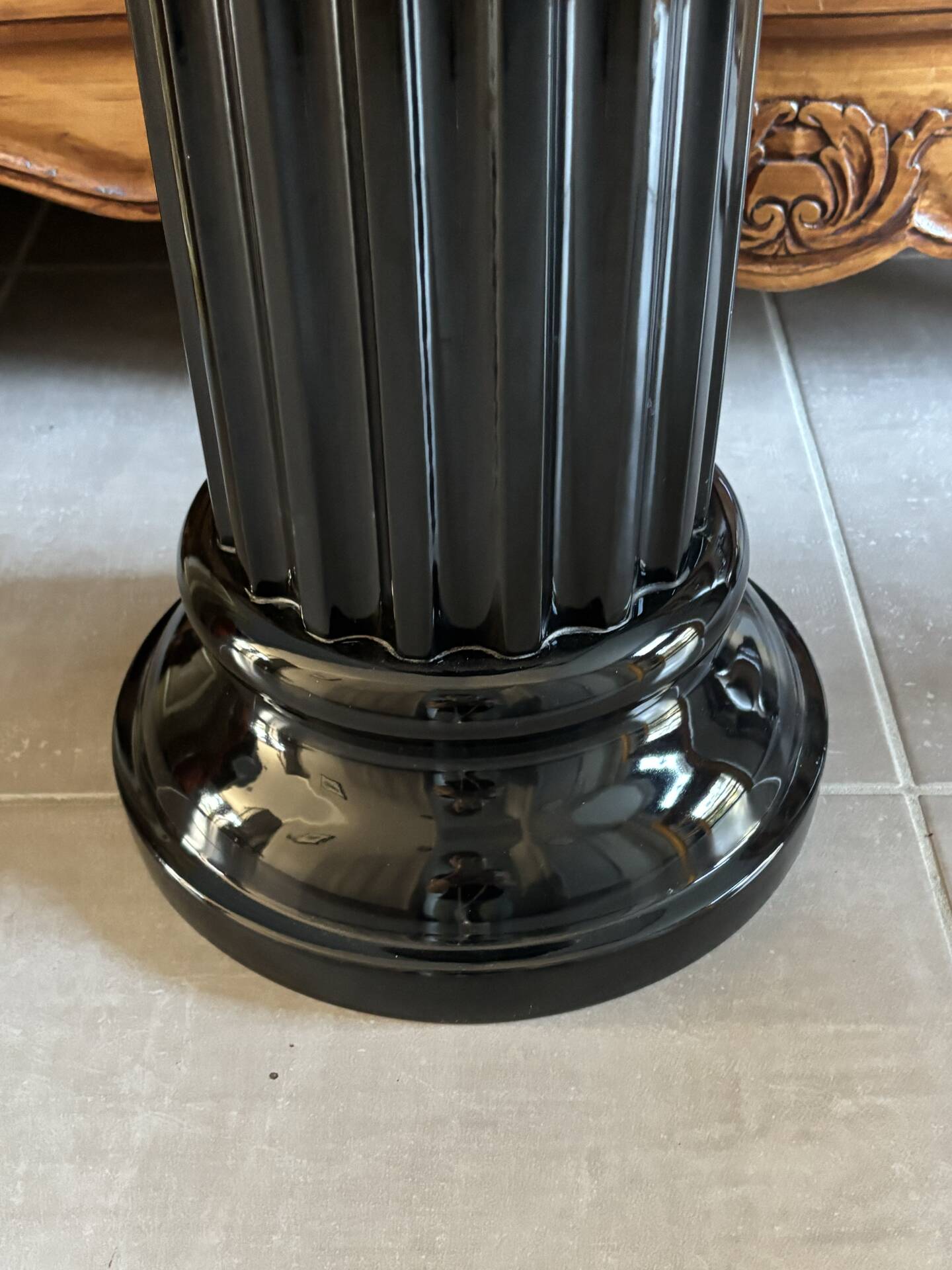 Black ceramic column