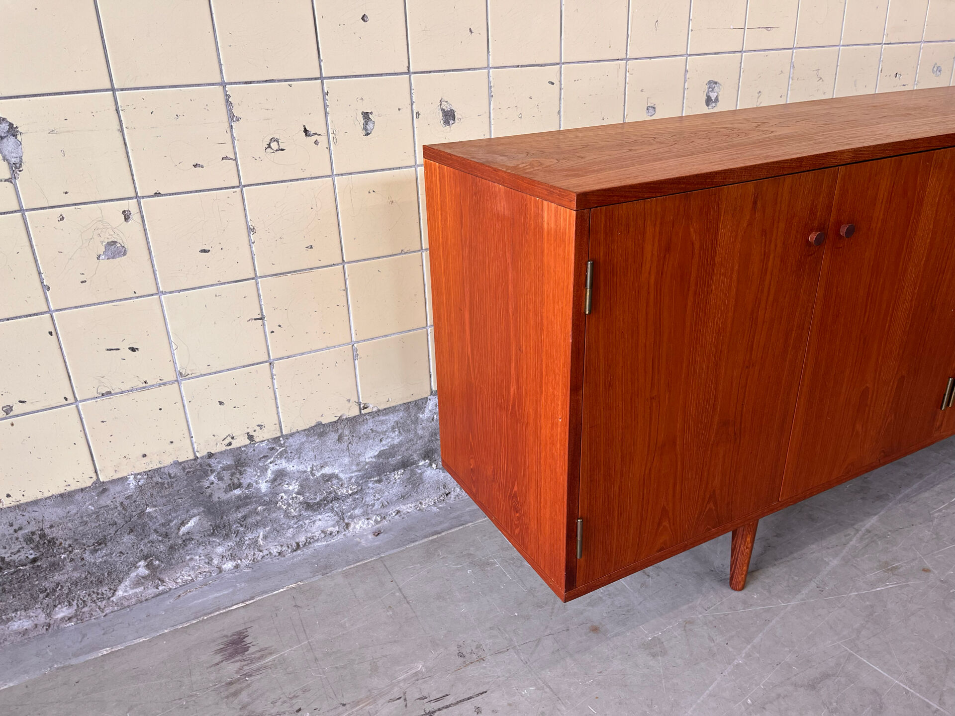 Buffet vintage en placage de teck