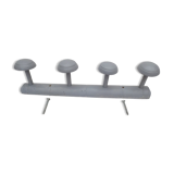 Porte manteaux 4 têtes en bois de couleur vieux gris clair