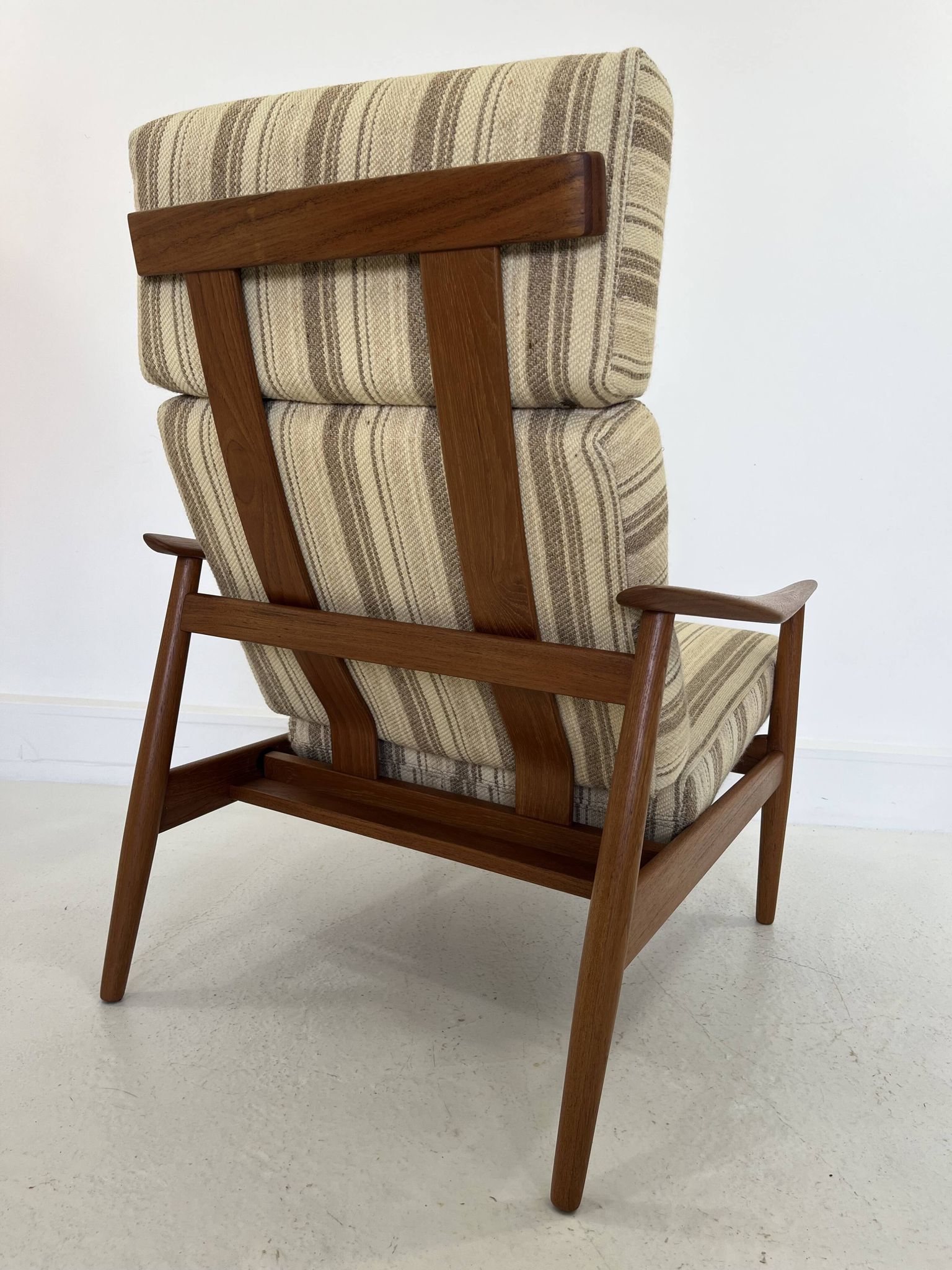 Fauteuil FD 164 en teck par Arne Vodder pour France & Son