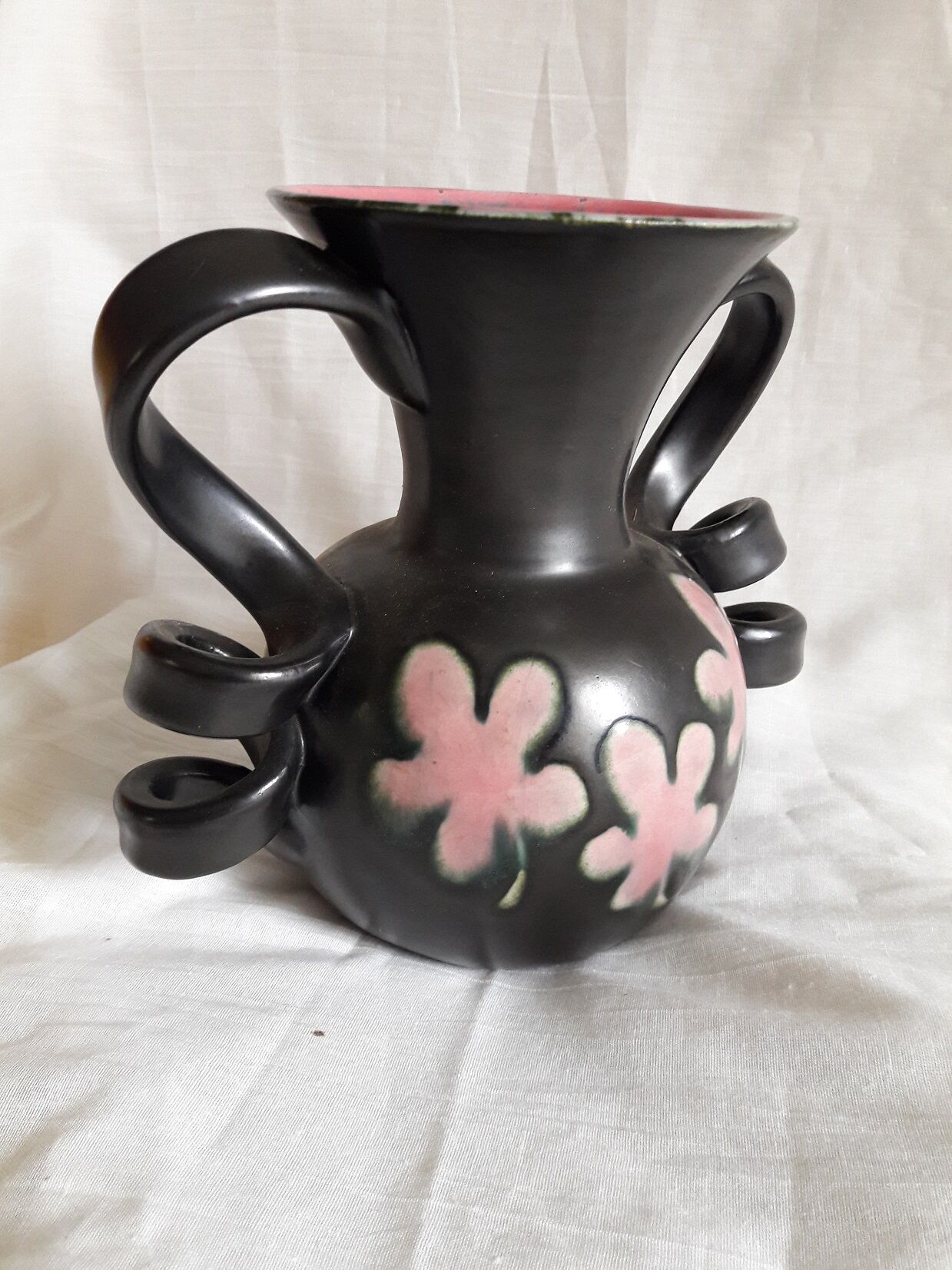 Two-coloured ceramic vase