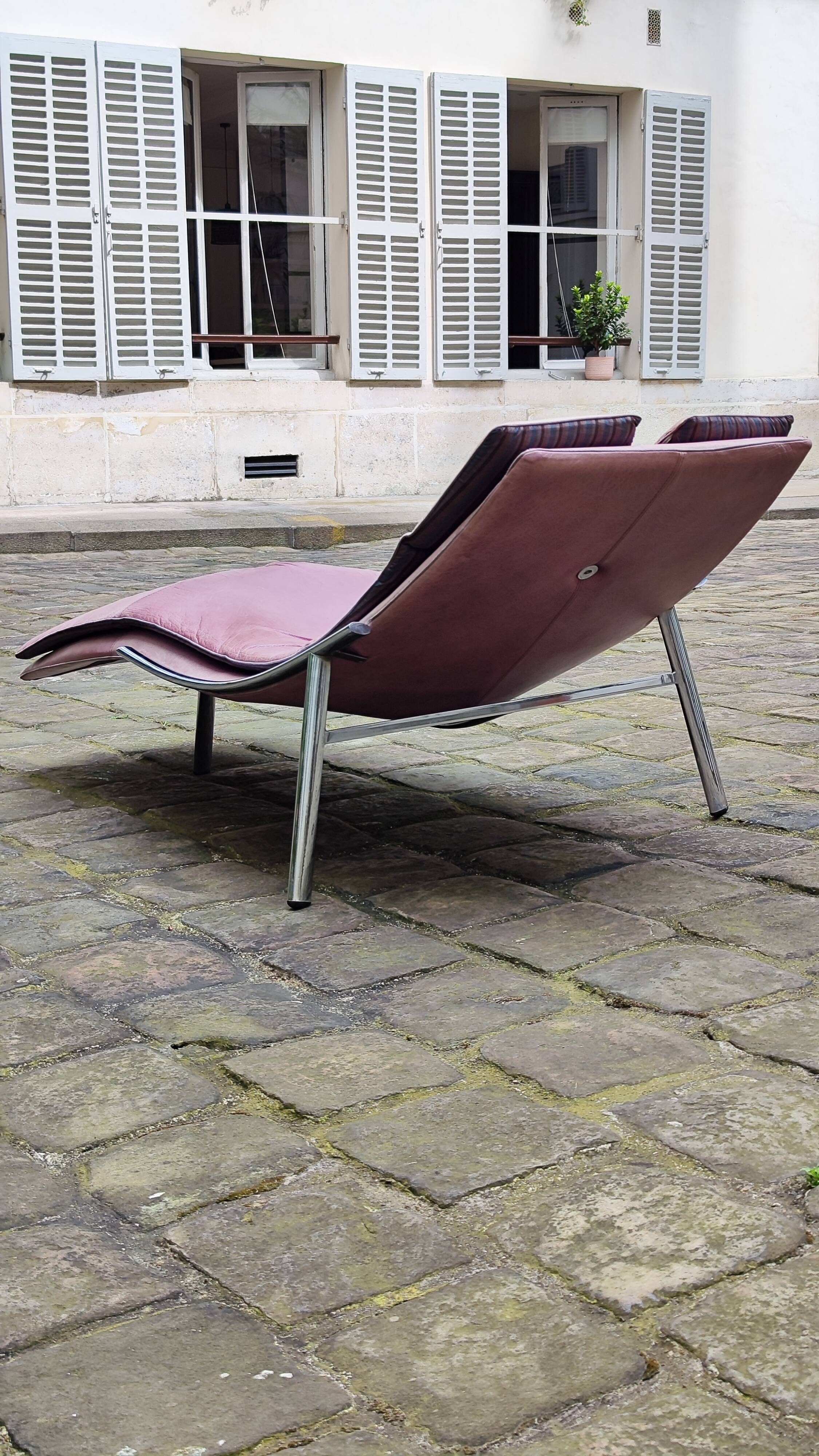 Leather armchair from the Giovanni Offredi years, Saporiti, 1970/80, Italy