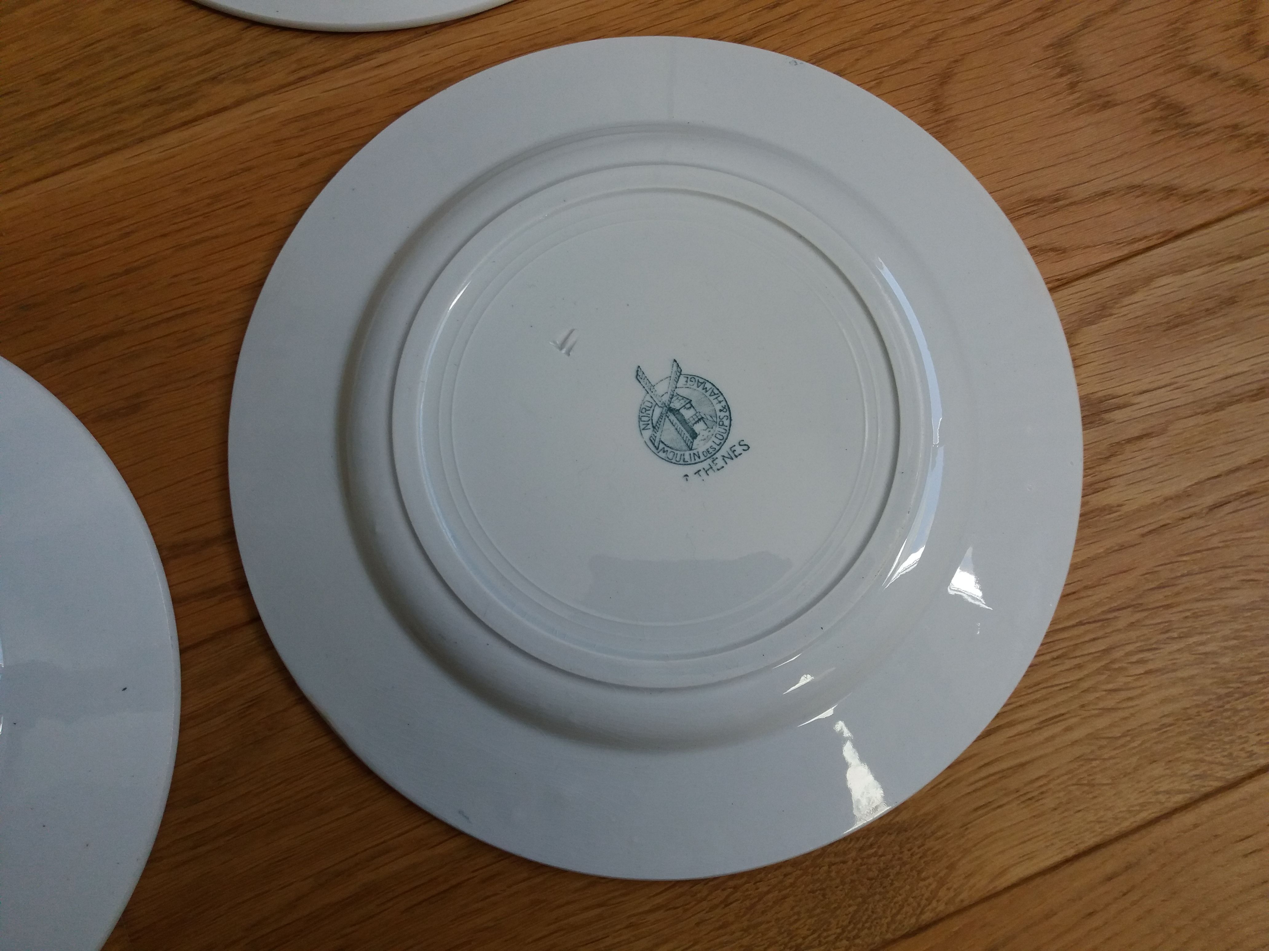 4 mismatched flat plates Terre de fer Moulin des Loups and Hamage