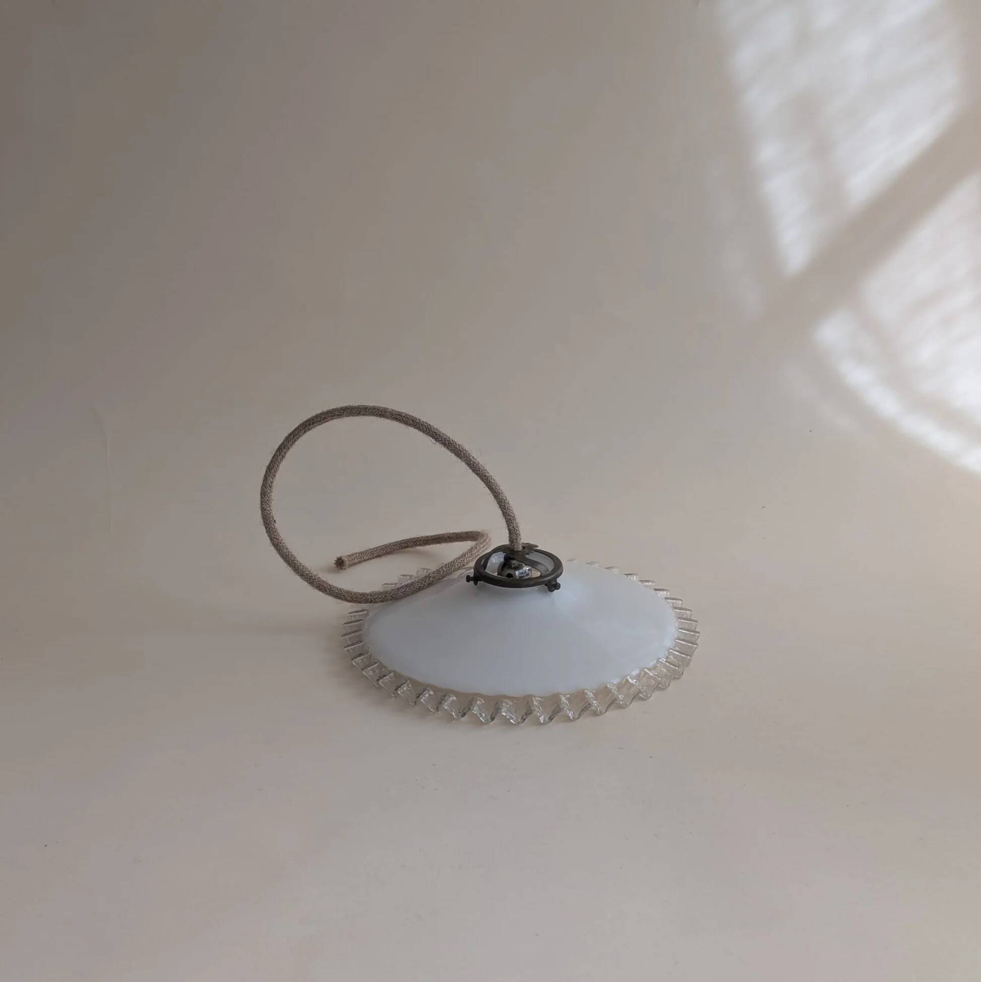 White opaline suspension