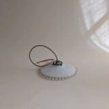 White opaline suspension