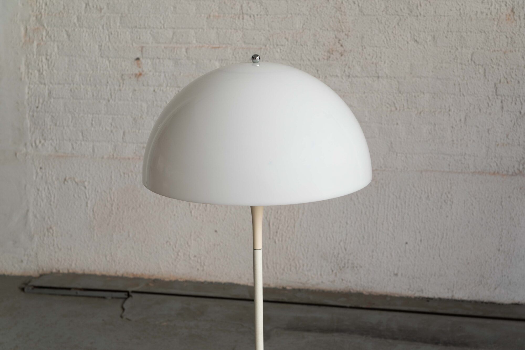 Lampe sur pied 'Panthella' de Verner Panton