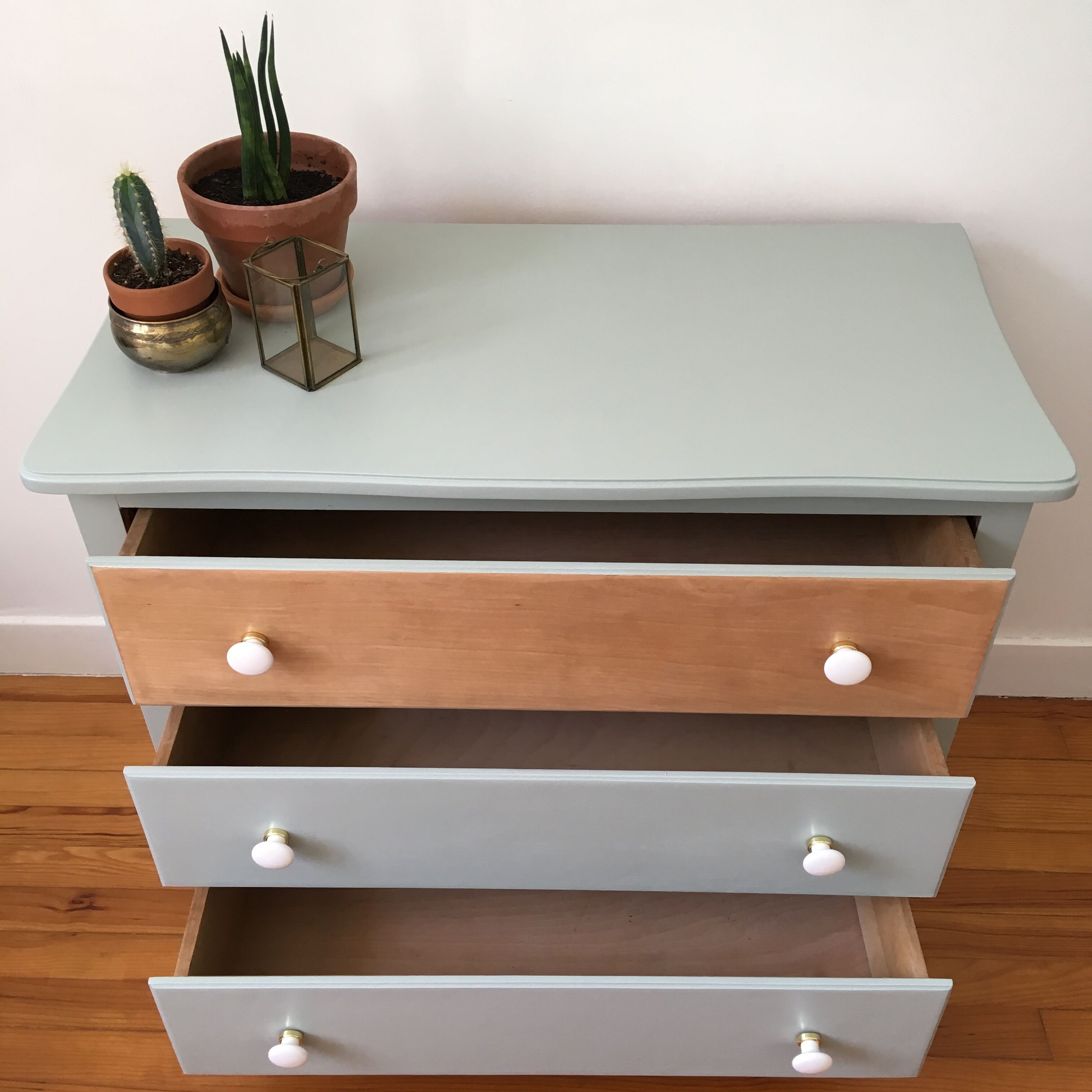 Dresser wooden three drawers