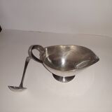 Gravy boat