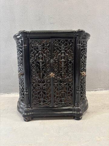 Insert de cheminée antique en fonte orné finition noire