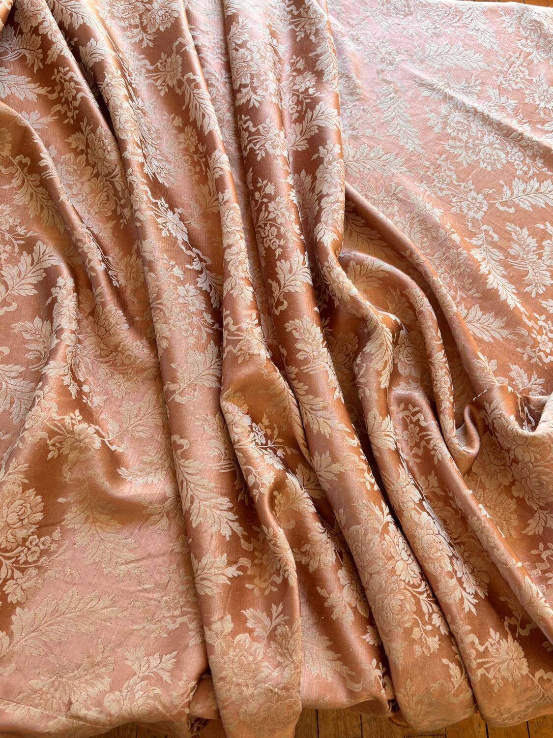Nappe en soie damasse 19th