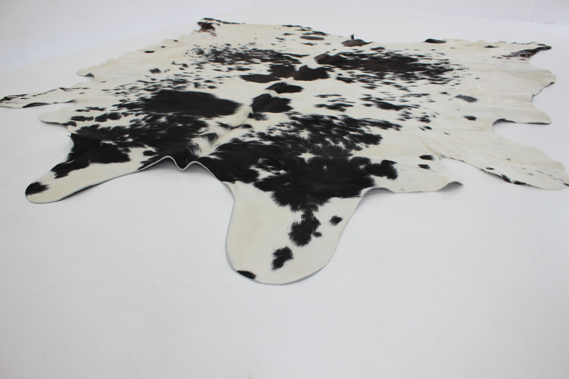 Black & white cowhide rug