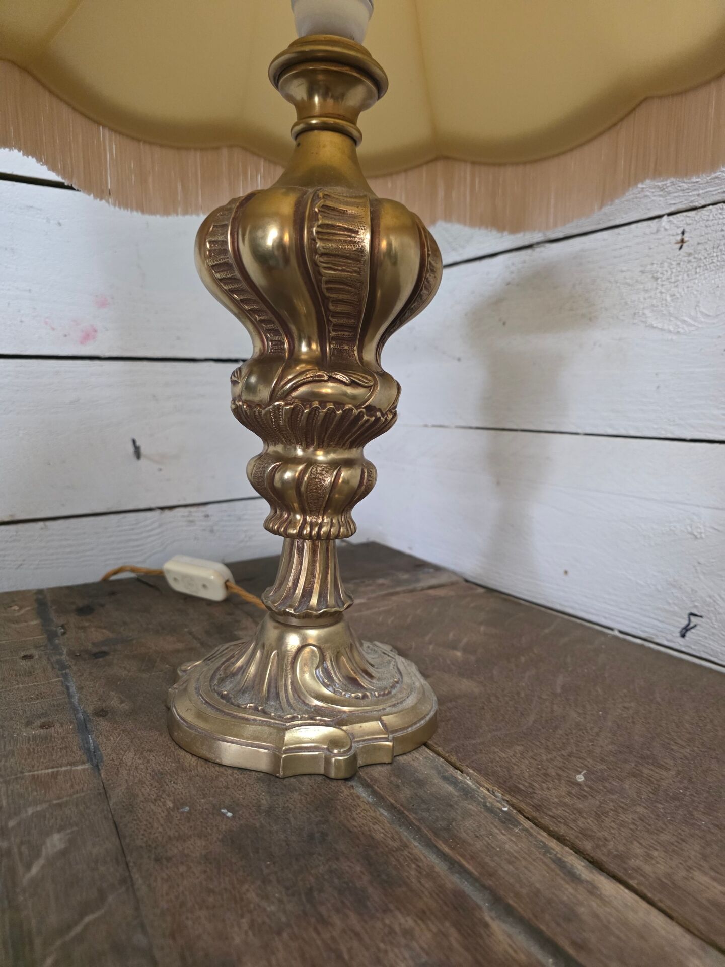 Bronze table lamp in Louis XV style